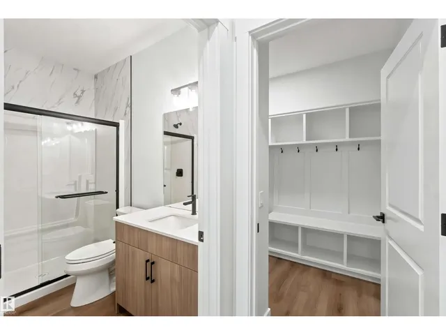 SW - 2232 5 AV, Edmonton 4