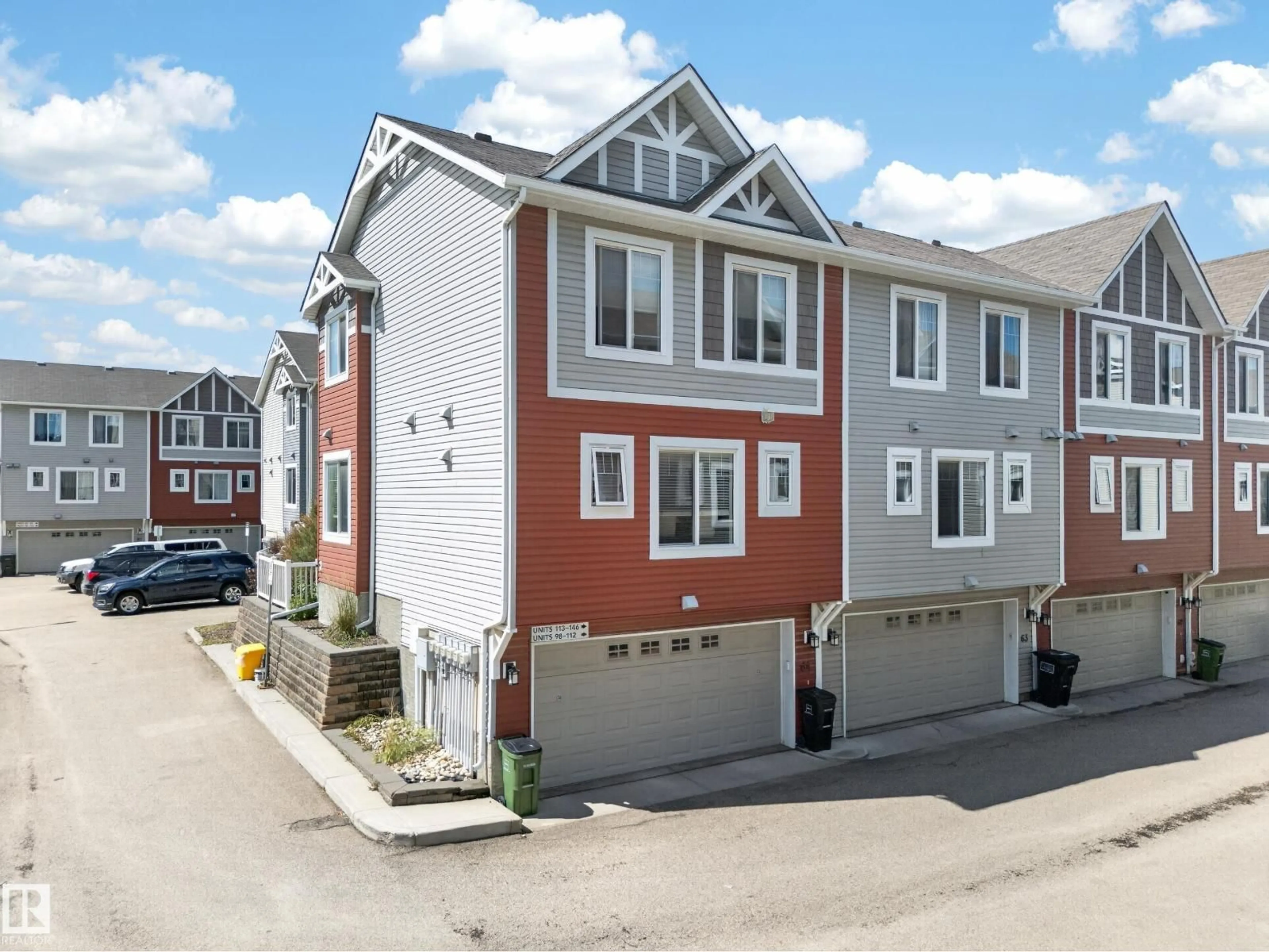 Home with vinyl exterior material, street for 655 - 64 TAMARACK RD, Edmonton Alberta T6T0N4