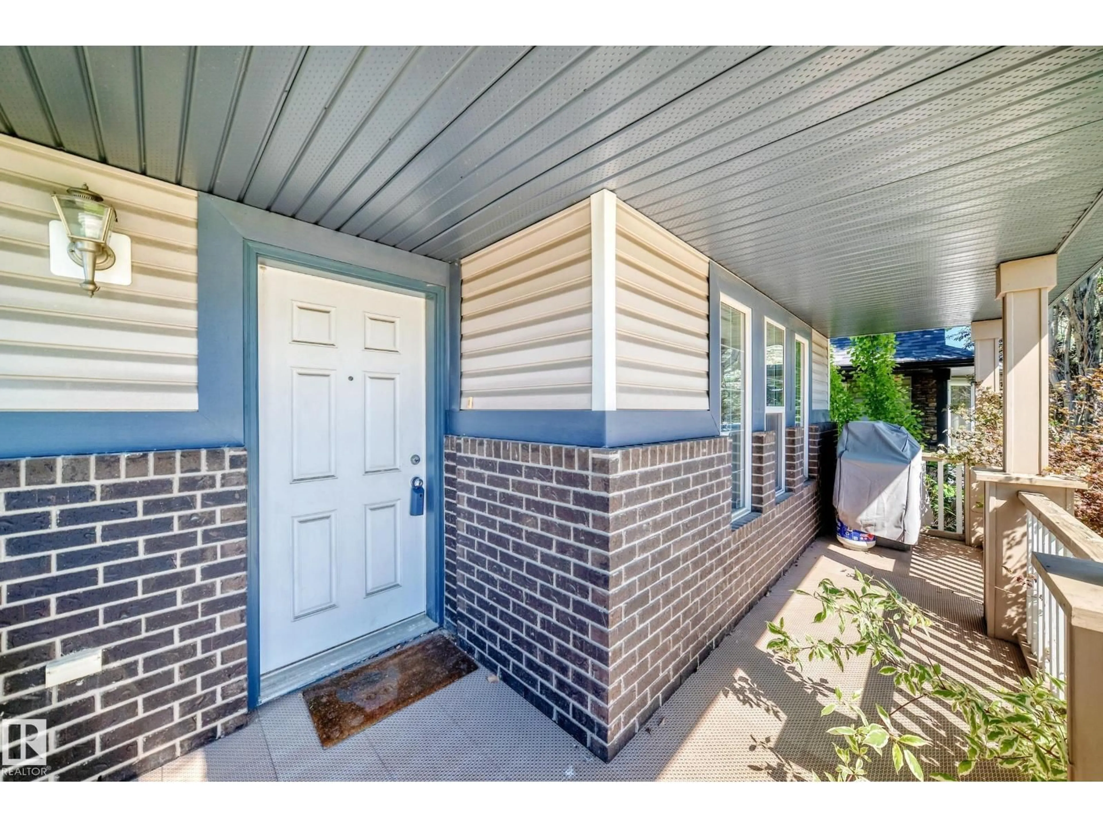 Unknown for 9204 SCOTT LN, Edmonton Alberta T6R0E7