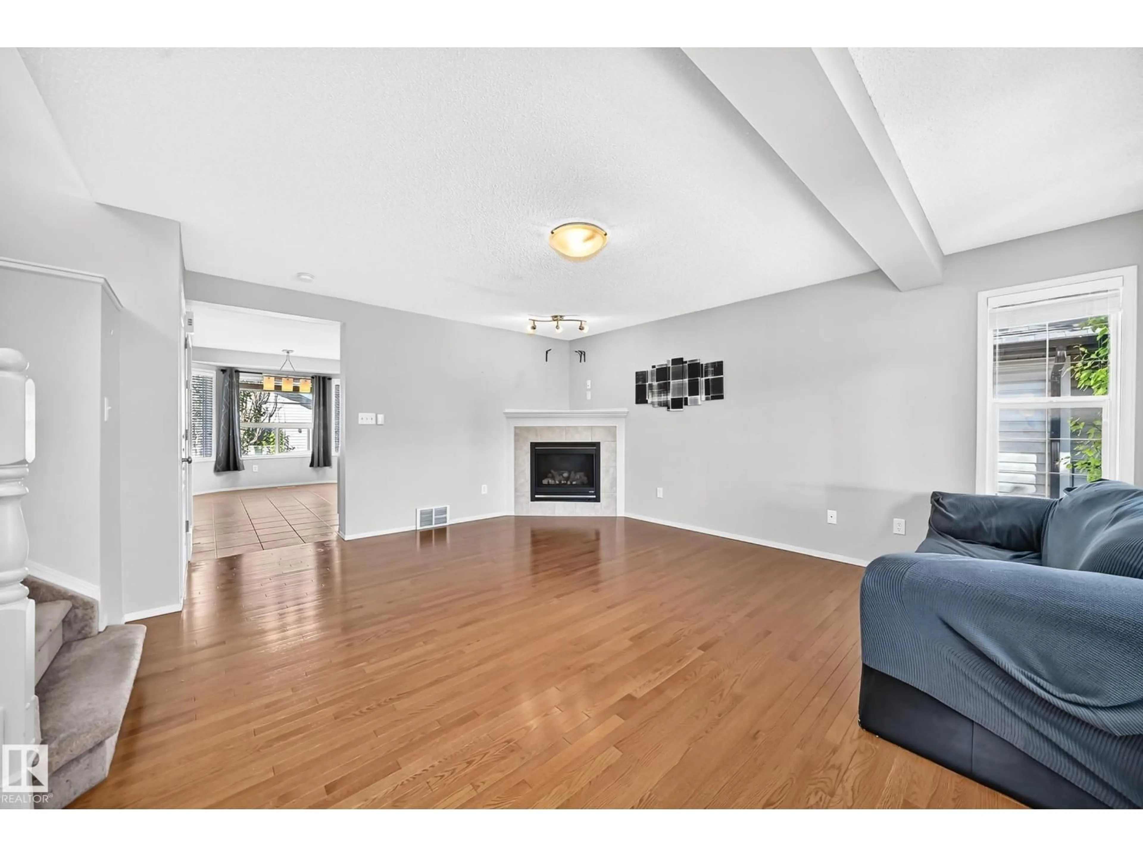 Unknown for 9204 SCOTT LN, Edmonton Alberta T6R0E7