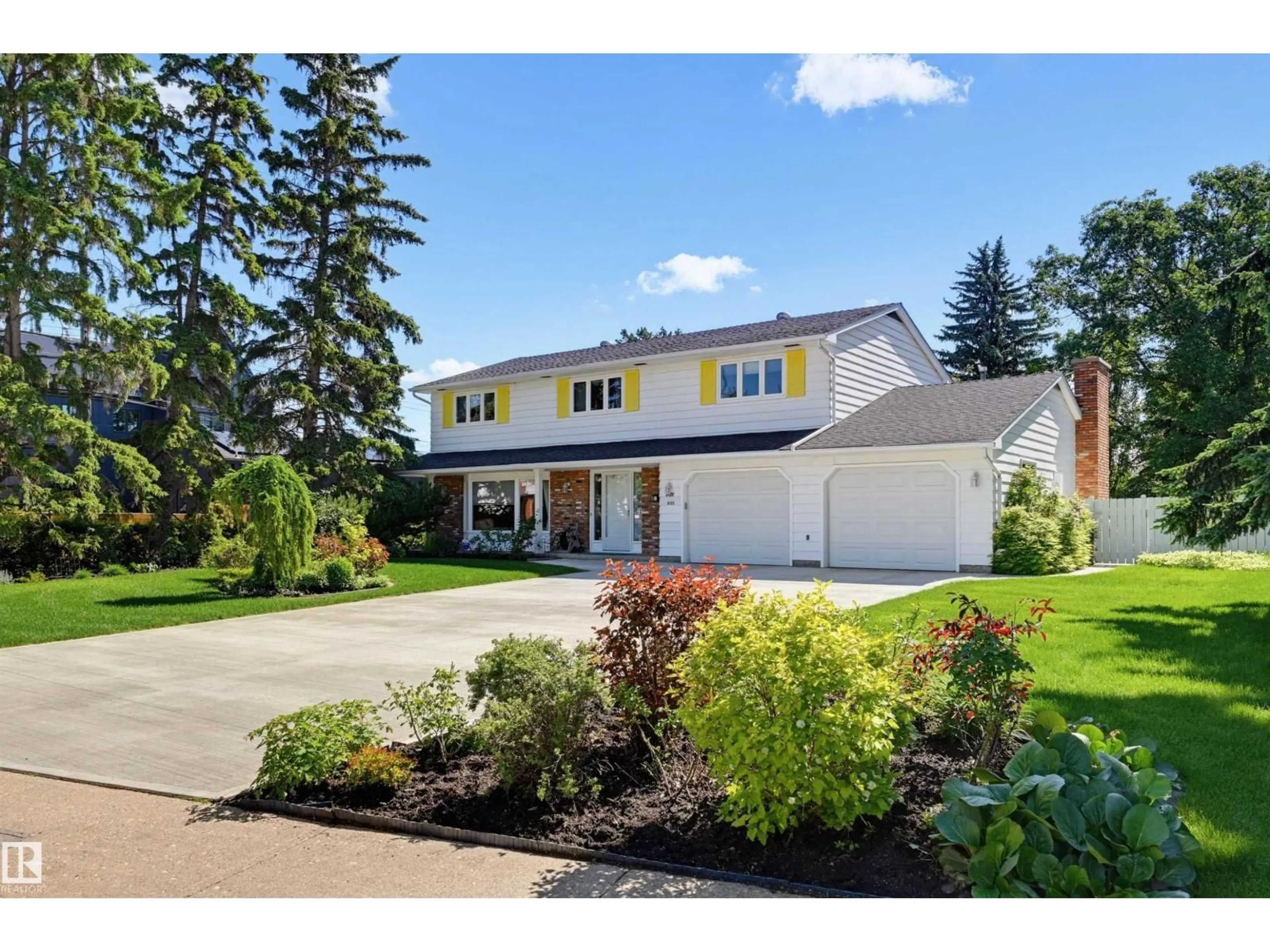 Home with vinyl exterior material, street for 8723 137 ST, Edmonton Alberta T5R0C5