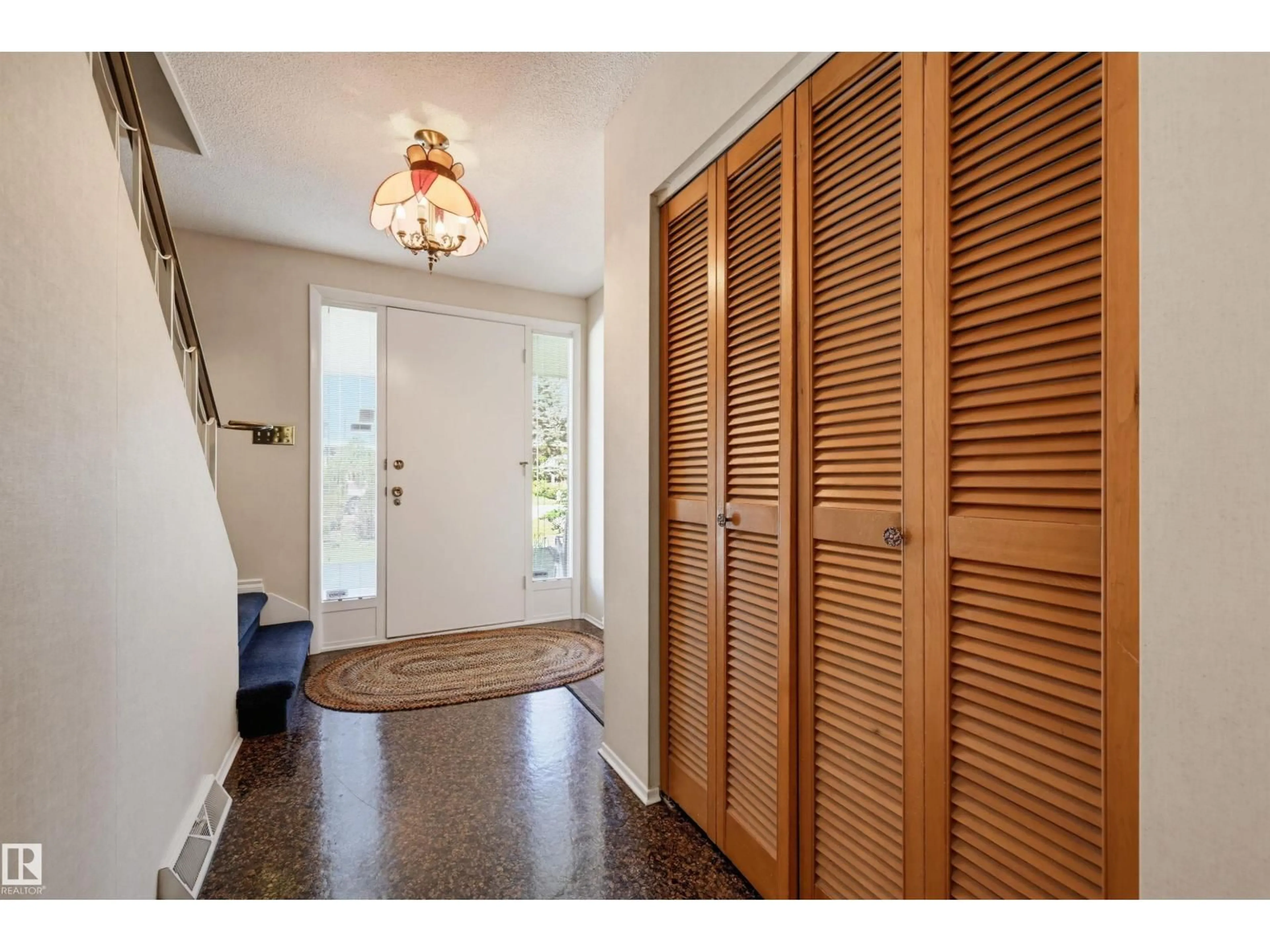 Indoor entryway for 8723 137 ST, Edmonton Alberta T5R0C5