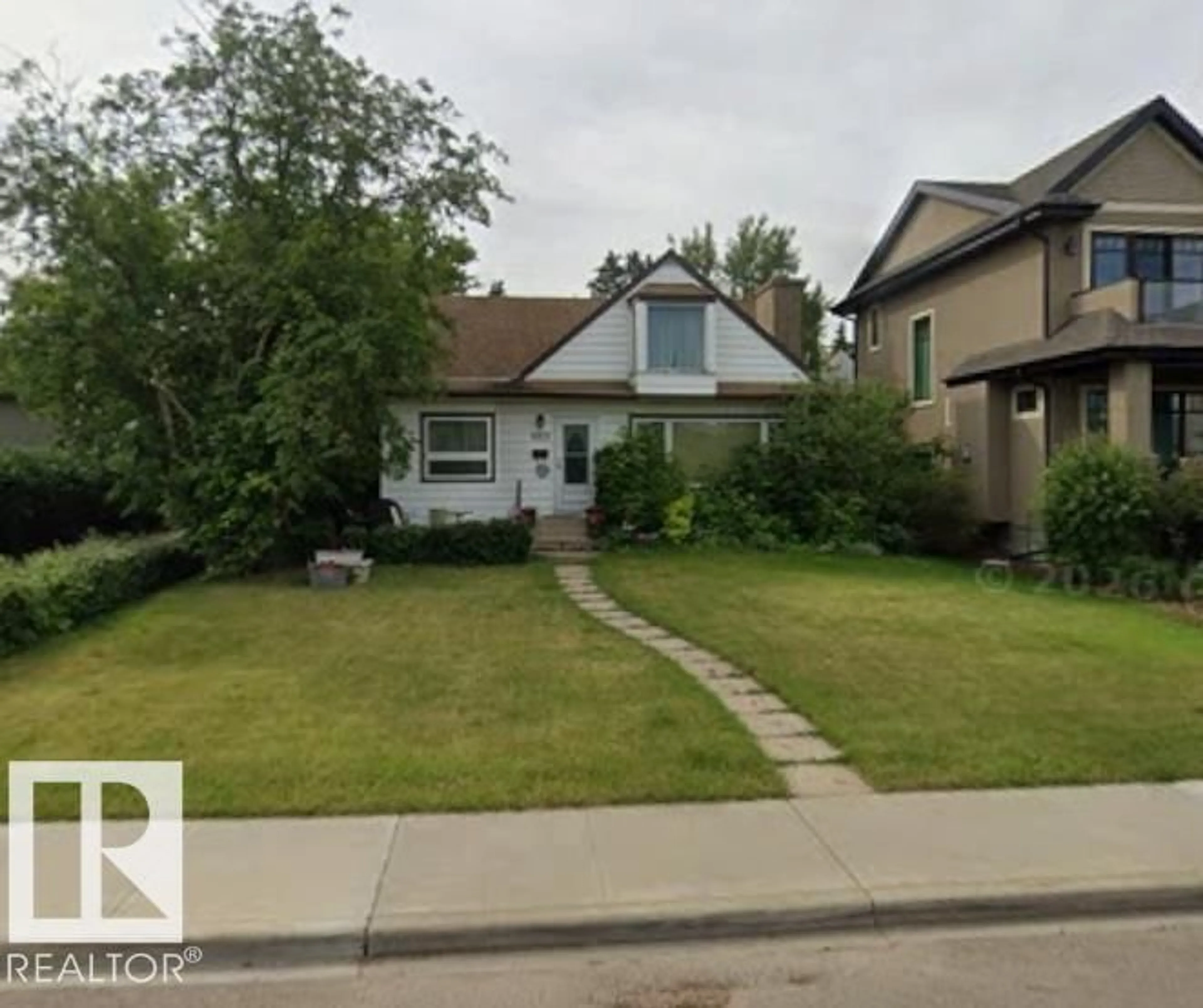 Unknown for 8931 STRATHEARN DR, Edmonton Alberta T6C4C8