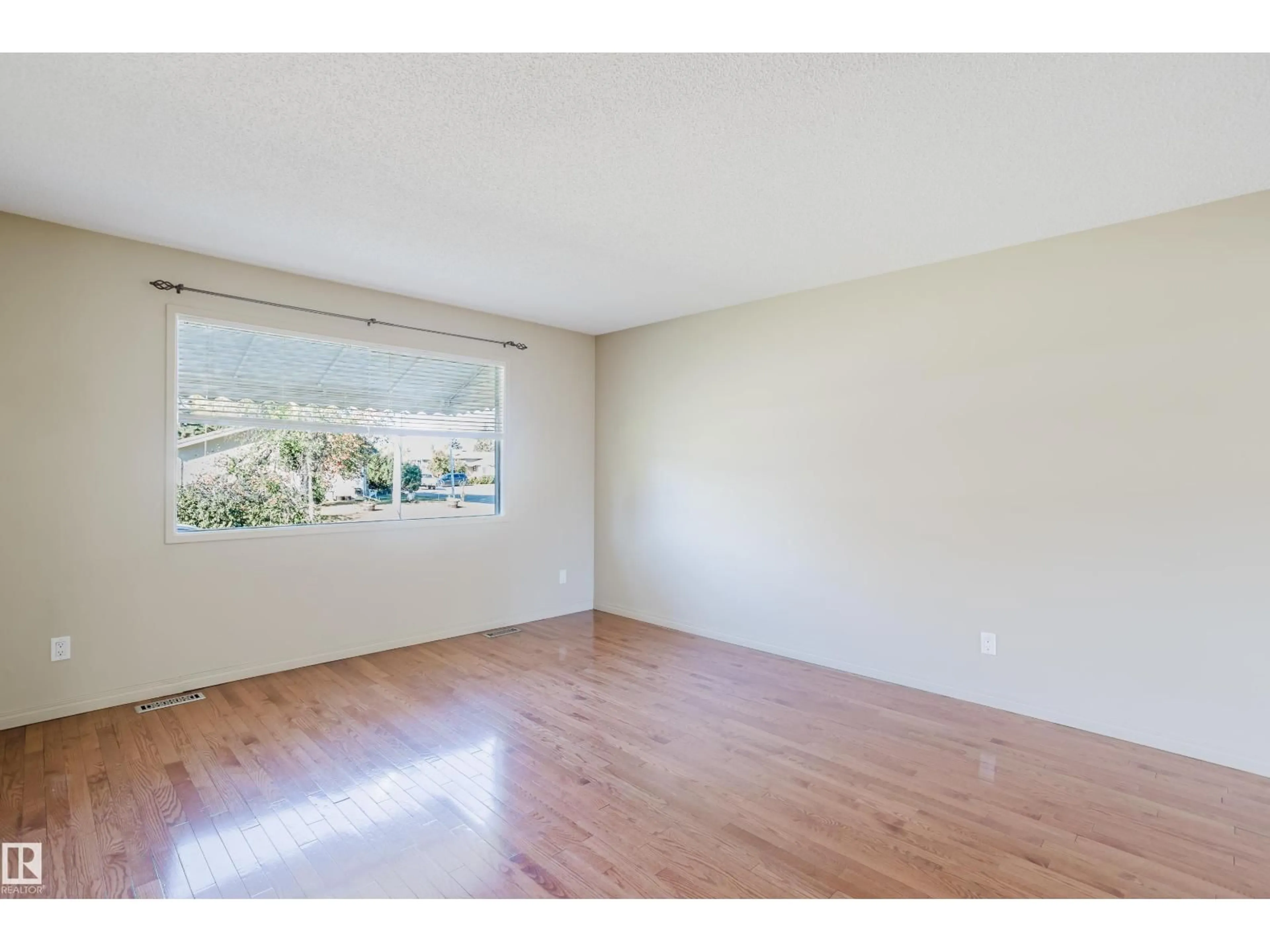 A pic of a room for S - 30 BRAMPTON ST, Spruce Grove Alberta T7X1E9