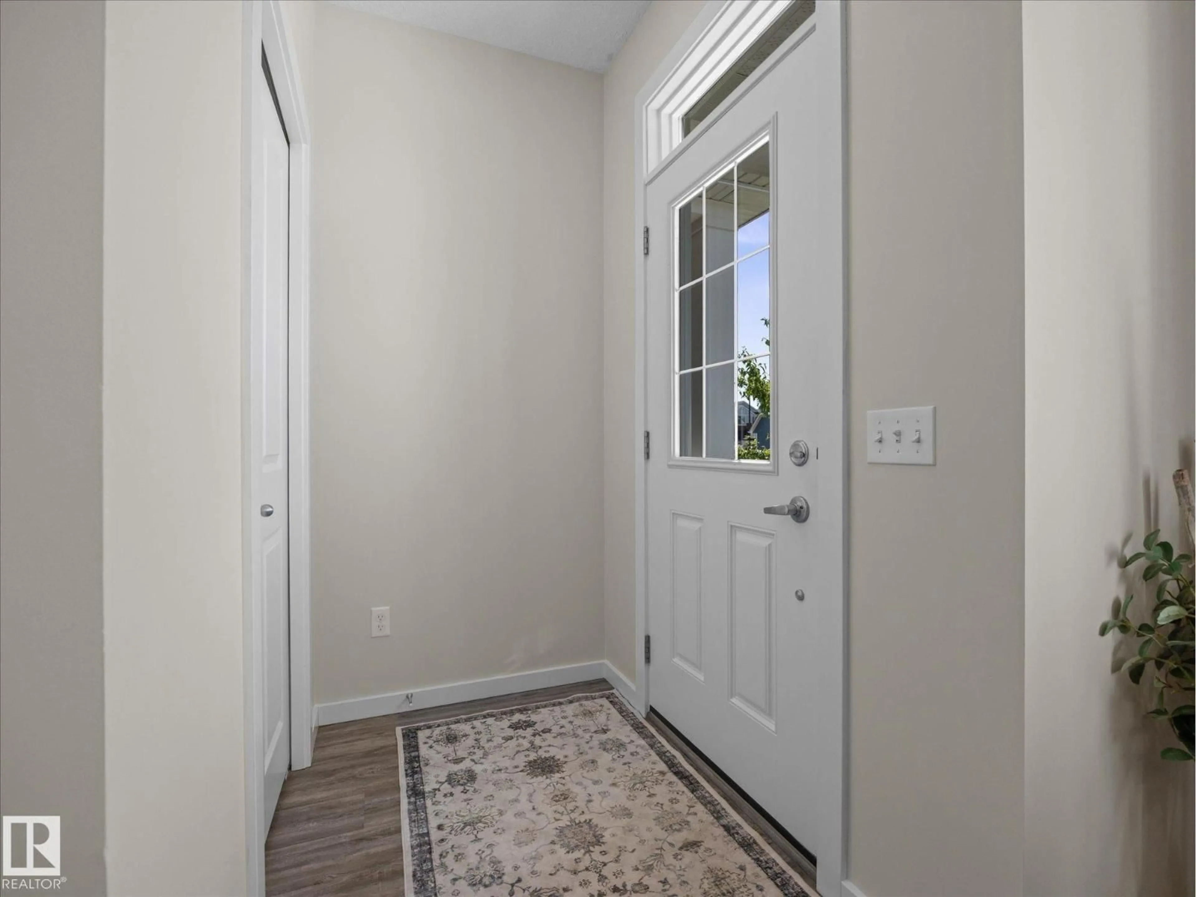 Indoor entryway for 392 STOUT LN, Leduc Alberta T9E1K4