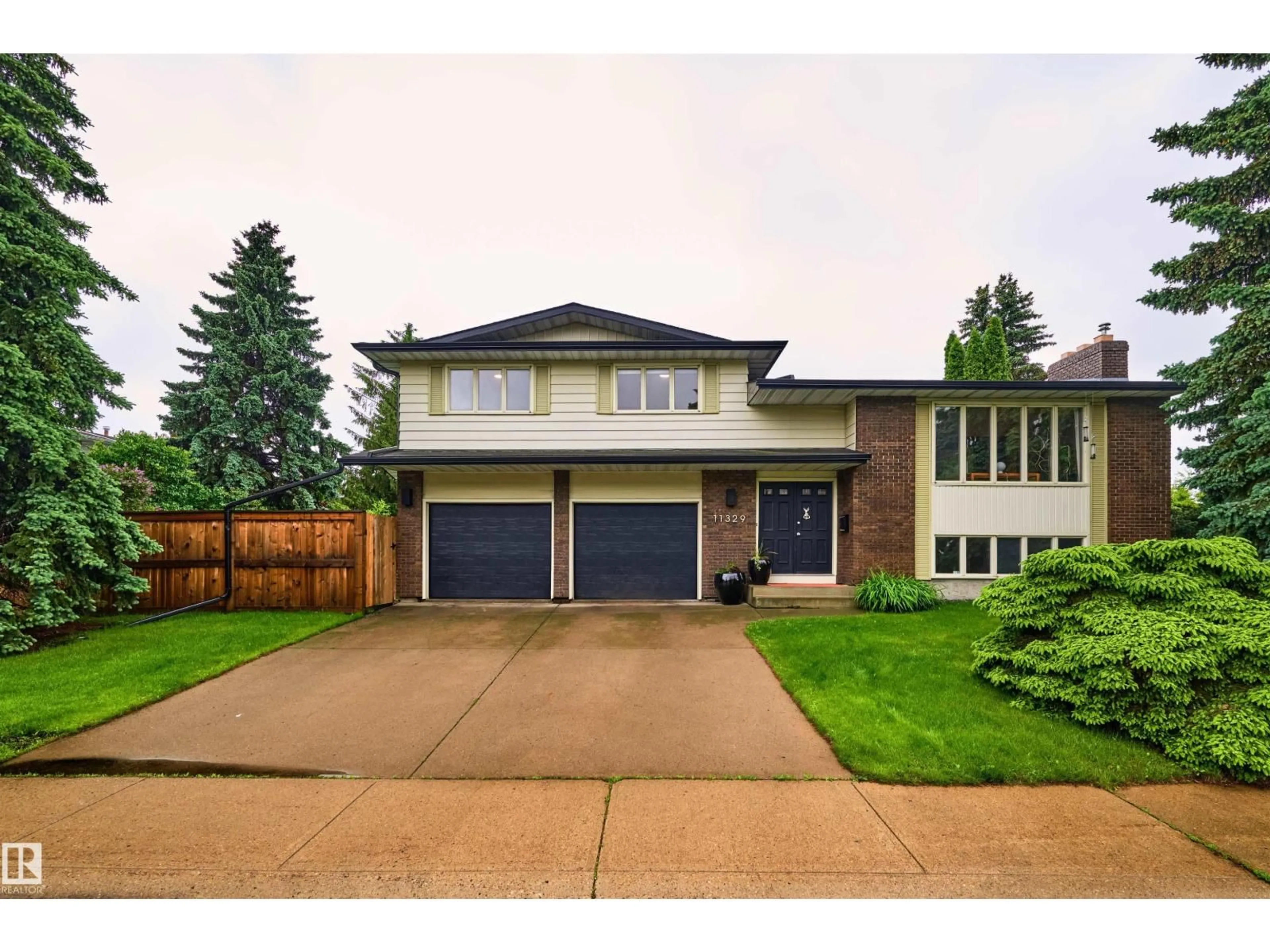 Unknown for 11329 33A AV, Edmonton Alberta T6J4G1