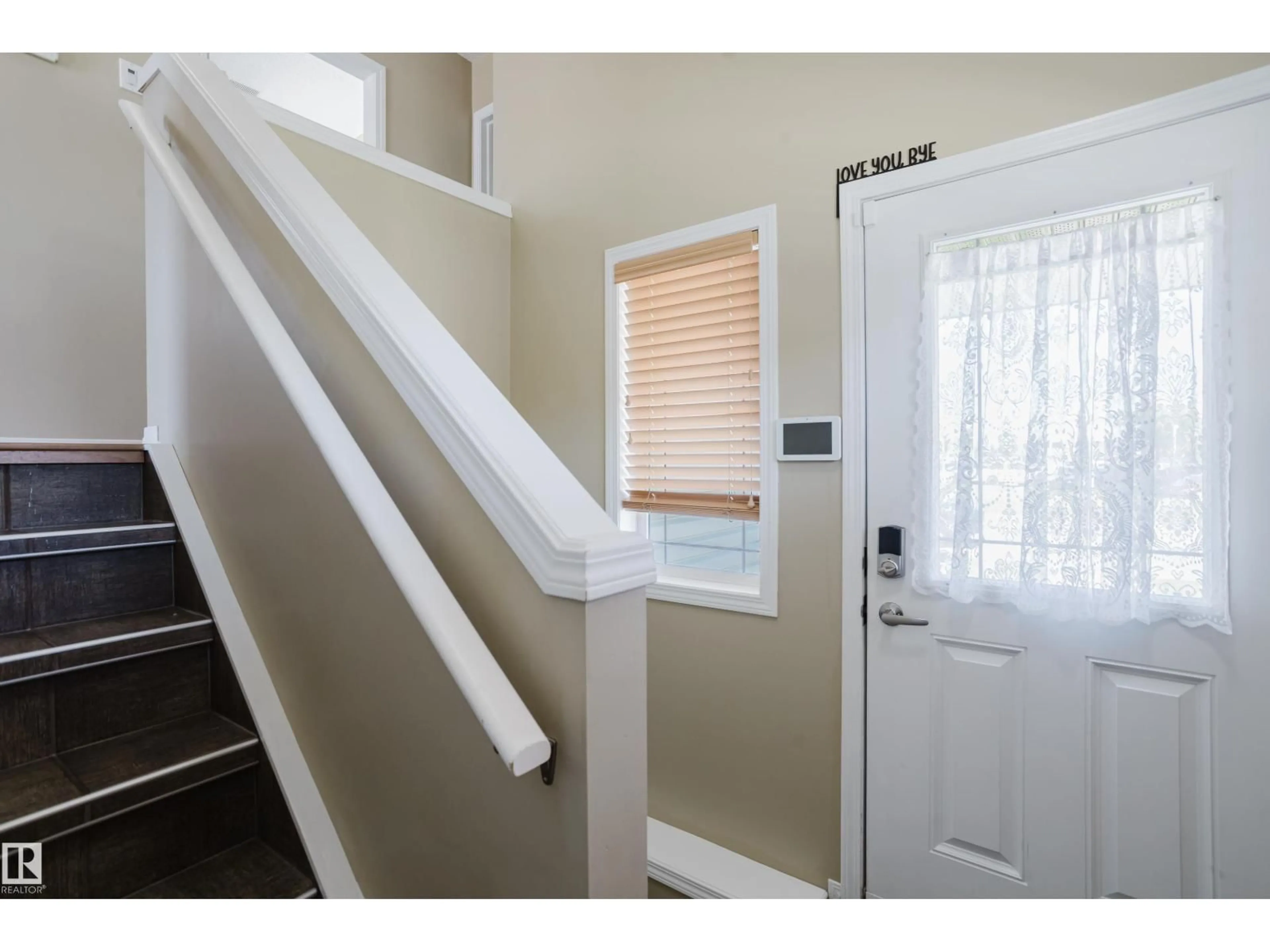 Indoor entryway for 4610 SOUTH PARK DR, Stony Plain Alberta T7Z2X7