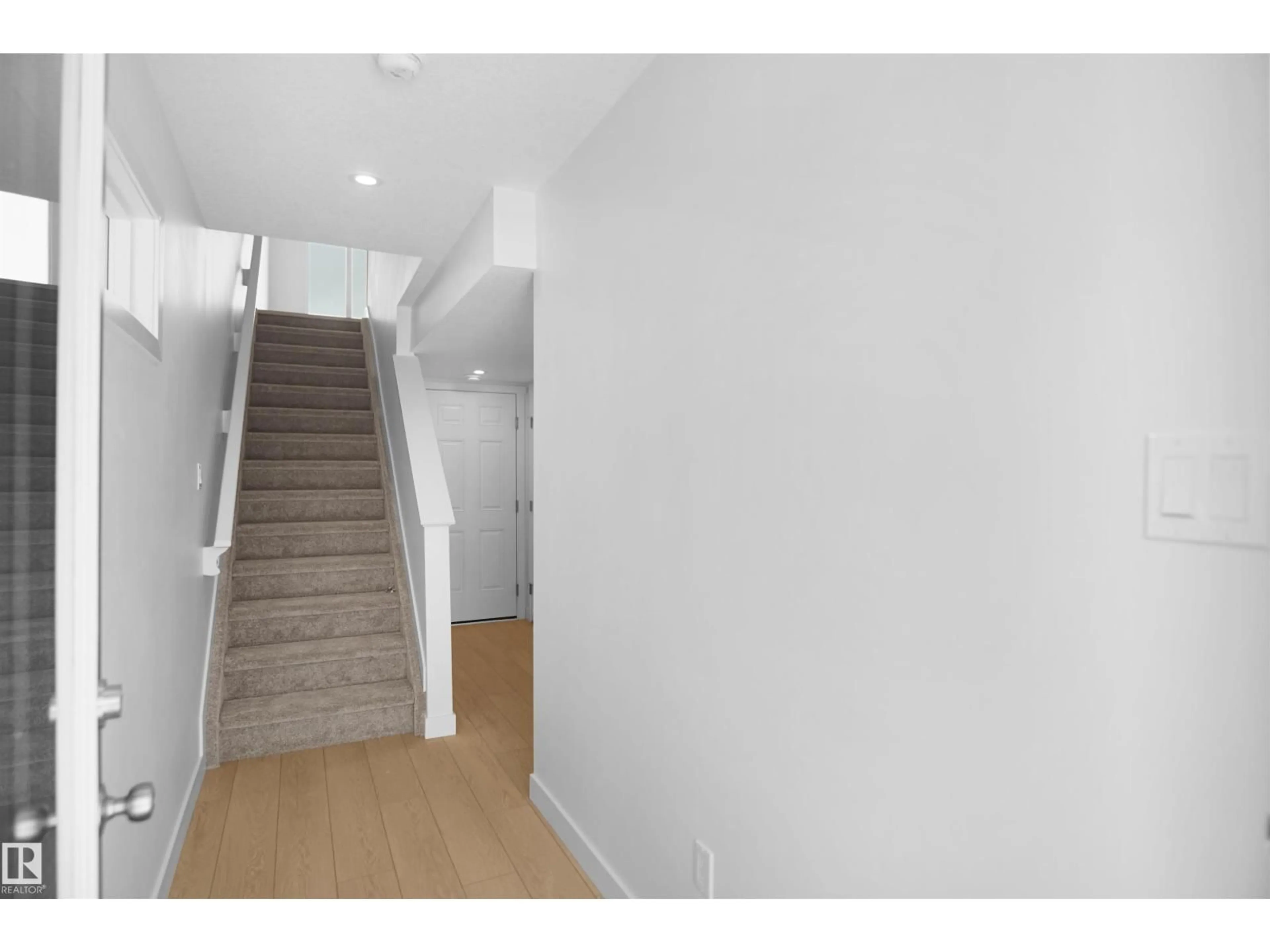 Stairs for NW - 21032 24 AV, Edmonton Alberta T6M3L5