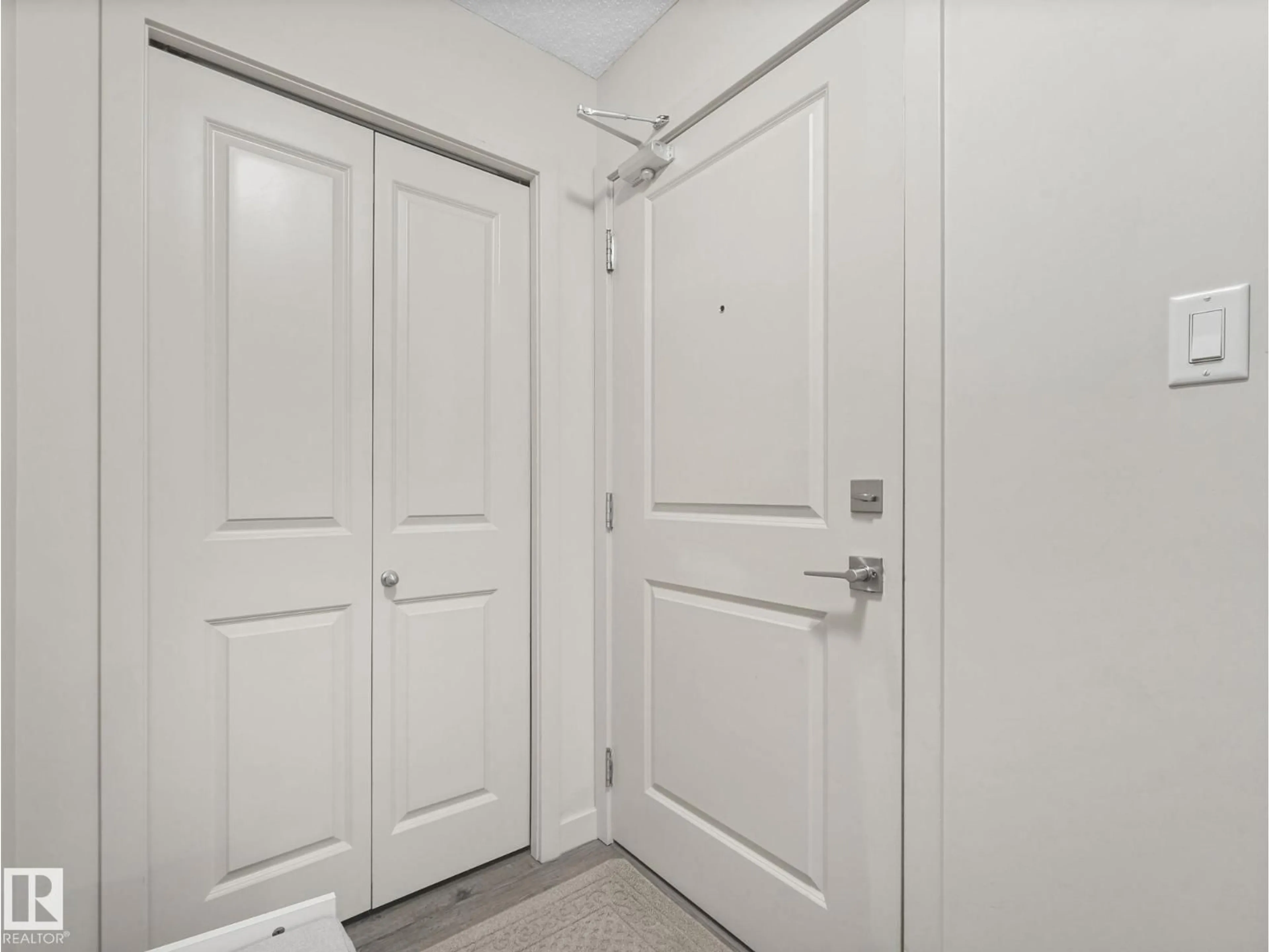 Indoor entryway for #212 - 508 ALBANY WY, Edmonton Alberta T6V0L1