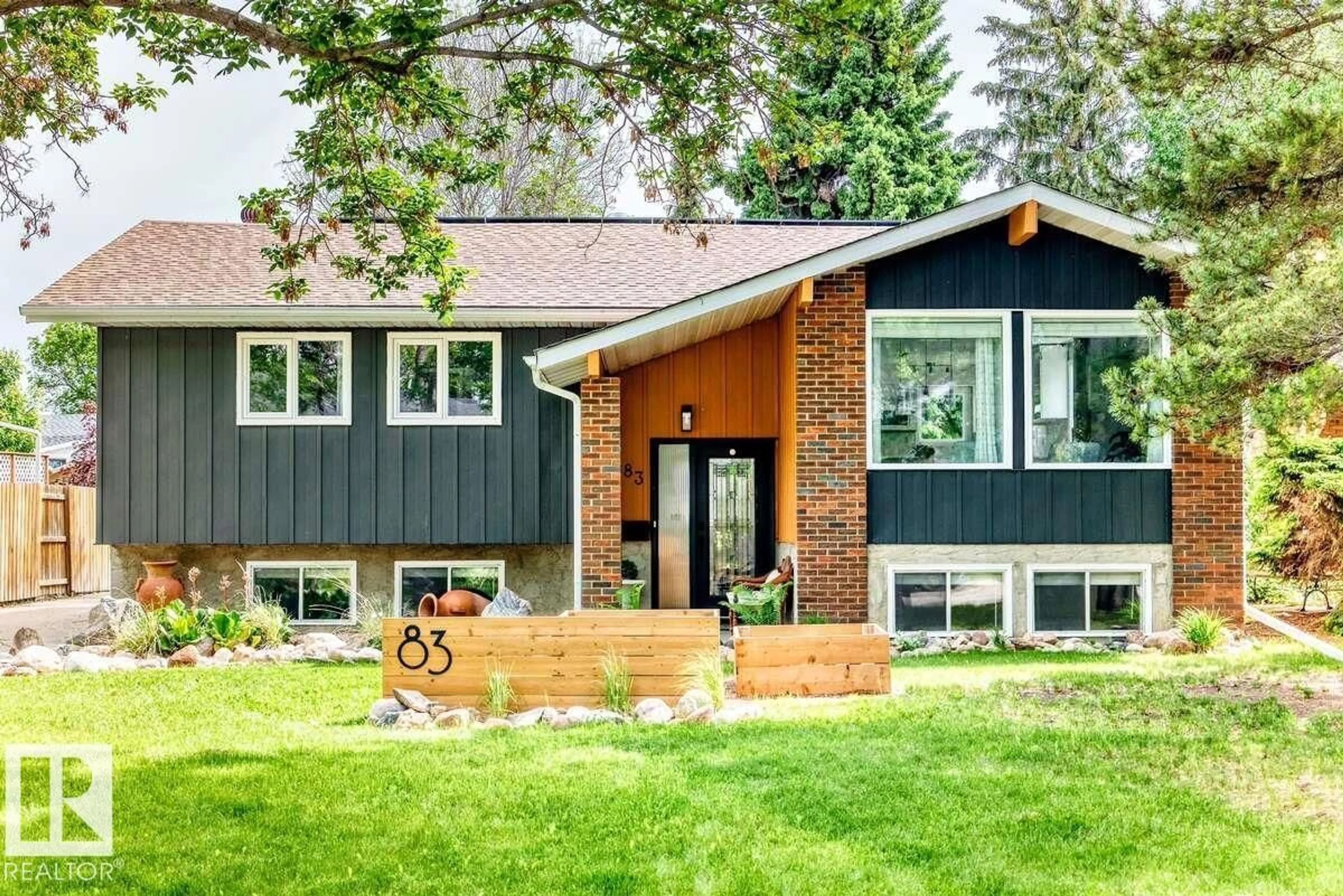 Home with brick exterior material, unknown for 83 LORRAINE CR, St. Albert Alberta T8N2R4