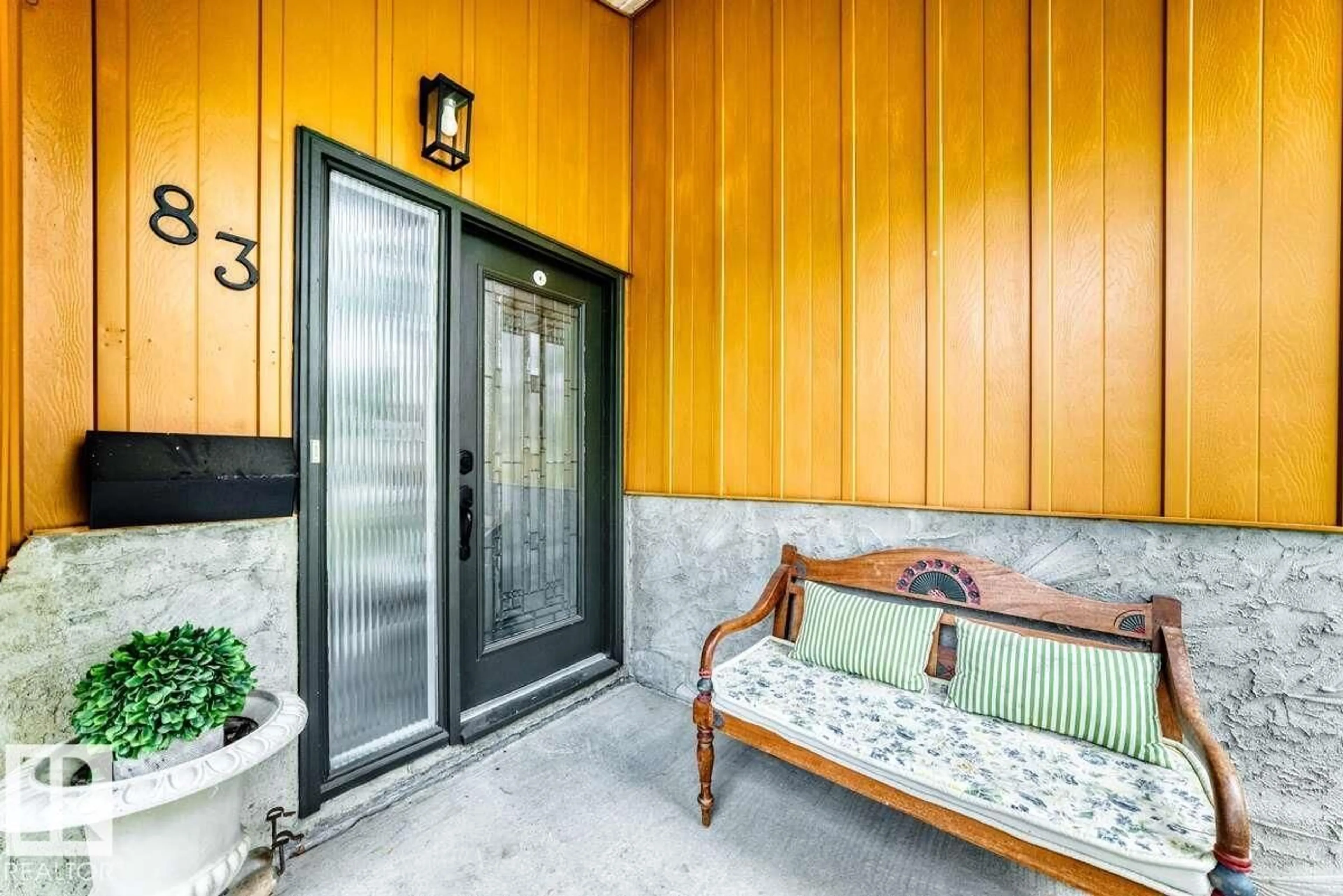 Indoor entryway for 83 LORRAINE CR, St. Albert Alberta T8N2R4