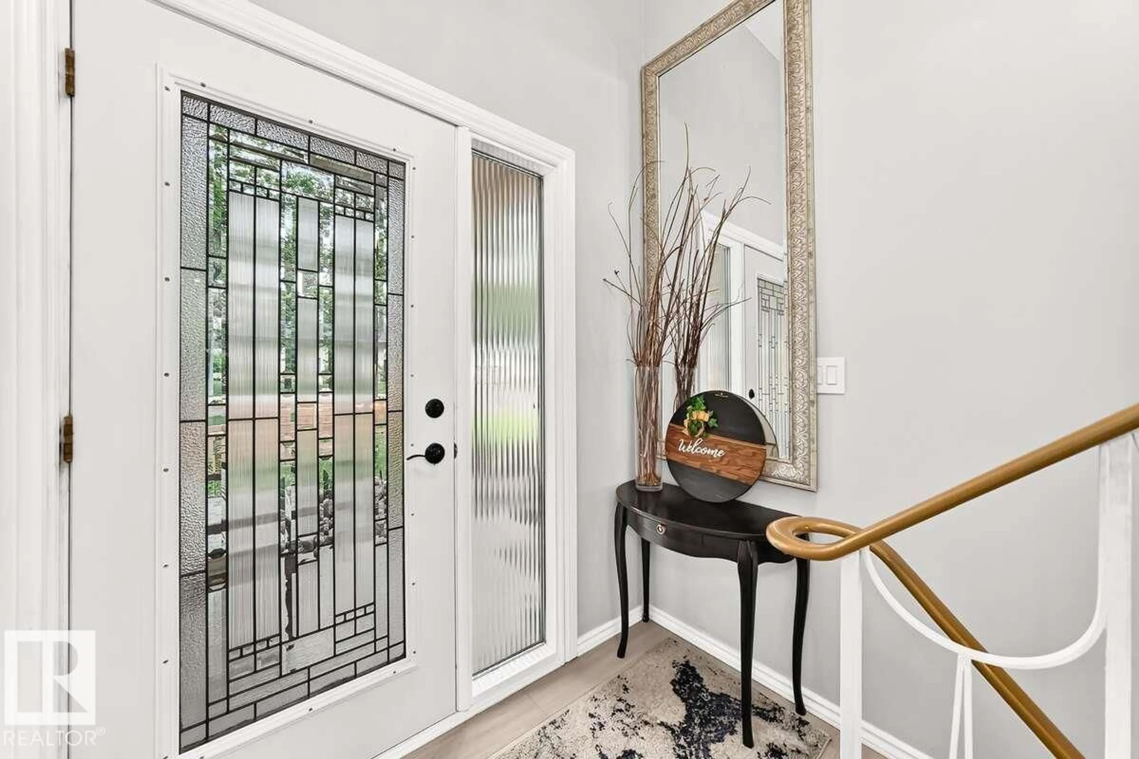 Indoor entryway for 83 LORRAINE CR, St. Albert Alberta T8N2R4
