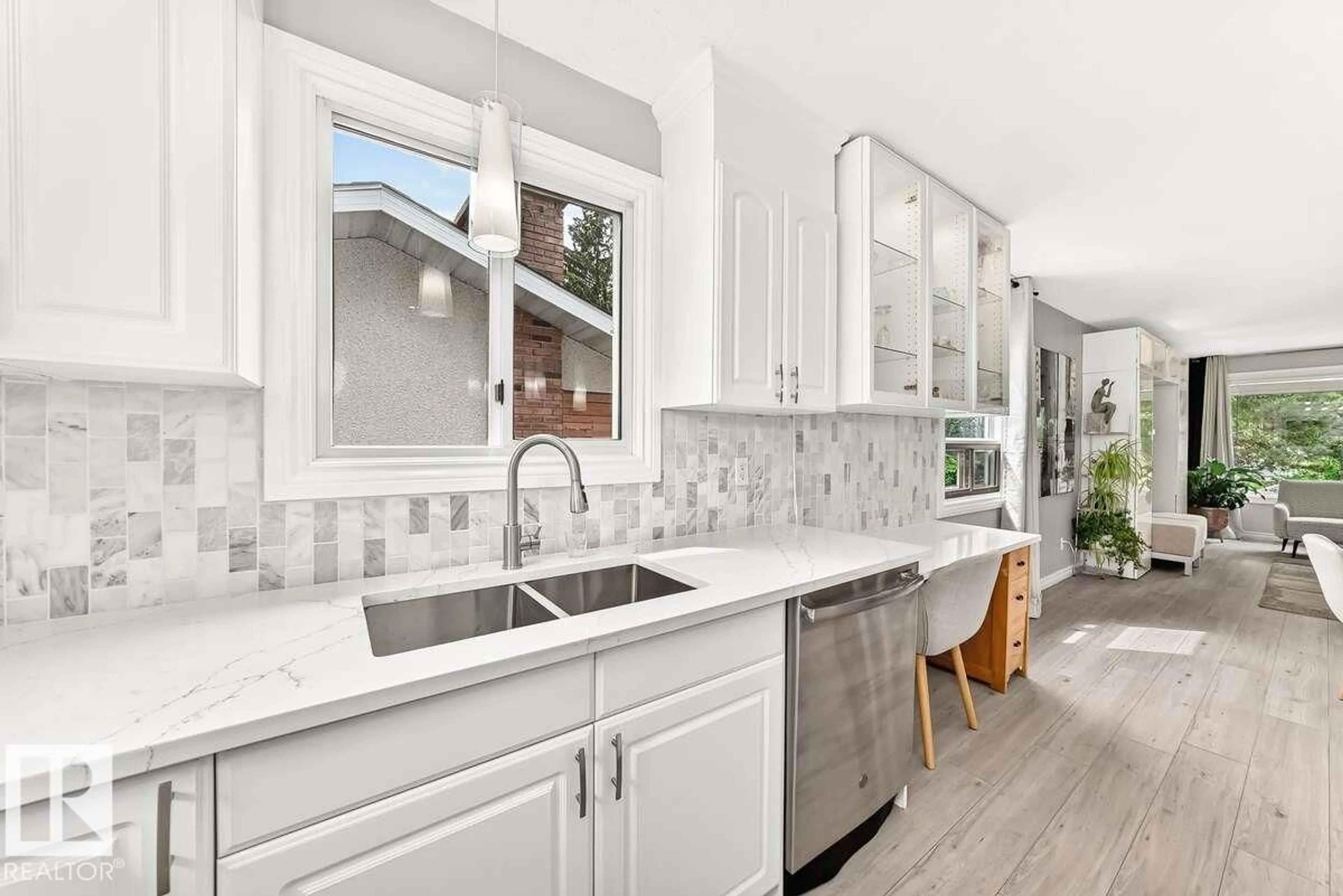 Open concept kitchen, ceramic/tile floor for 83 LORRAINE CR, St. Albert Alberta T8N2R4