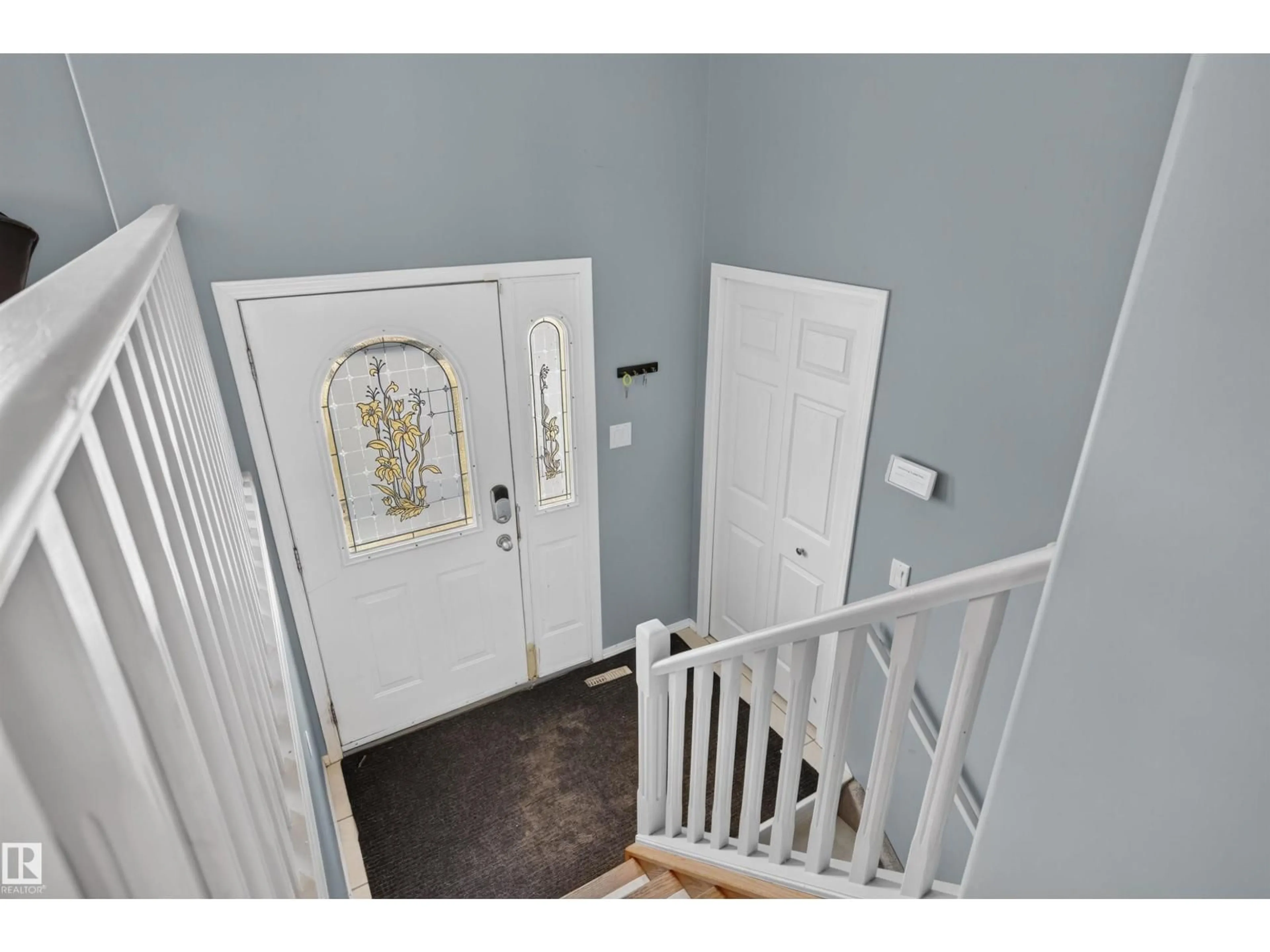 Indoor entryway for 5317 60 ST, Cold Lake Alberta T9M1N8