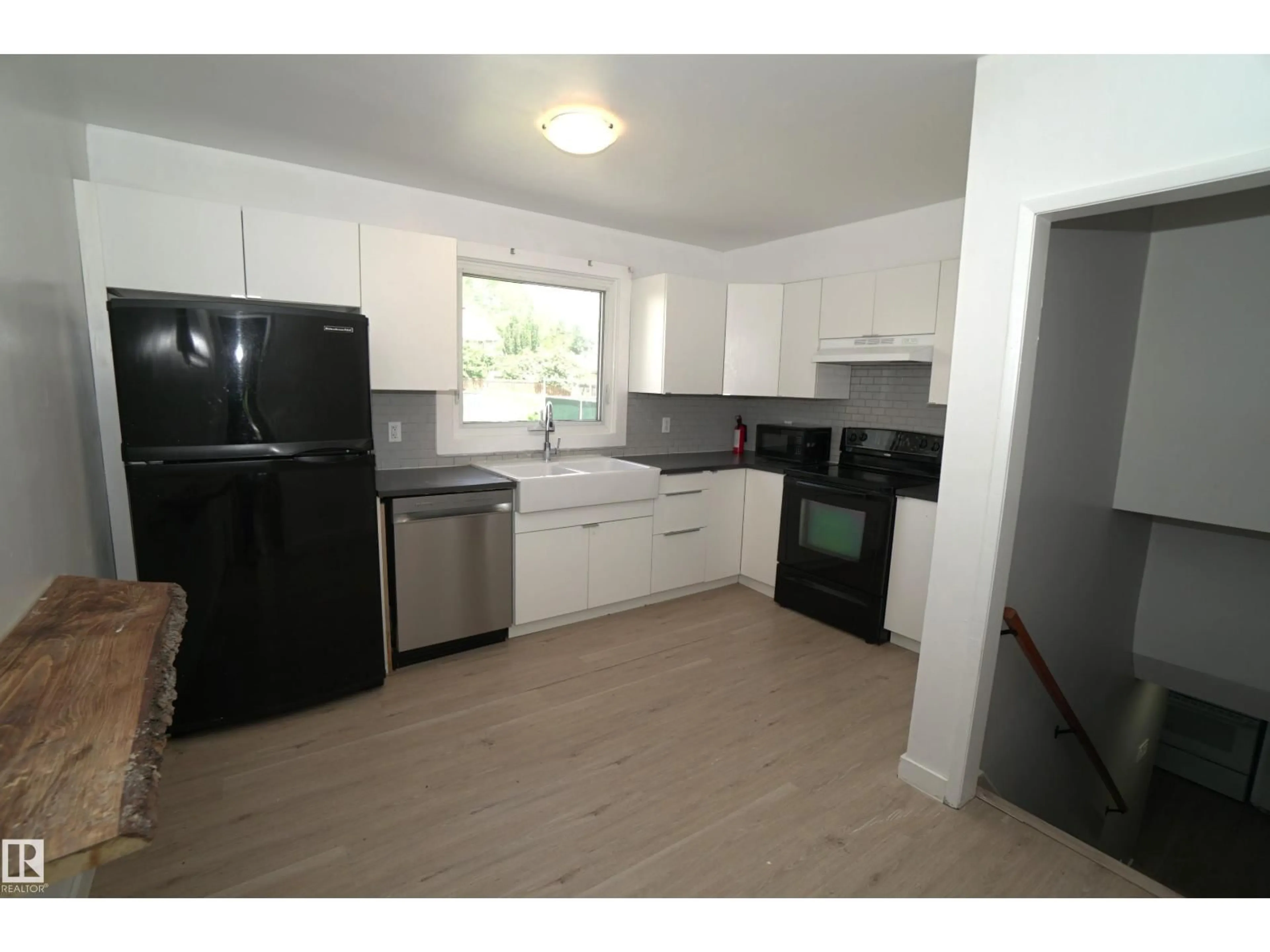 Standard kitchen, unknown for 10922 62 AV, Edmonton Alberta T6H1N2
