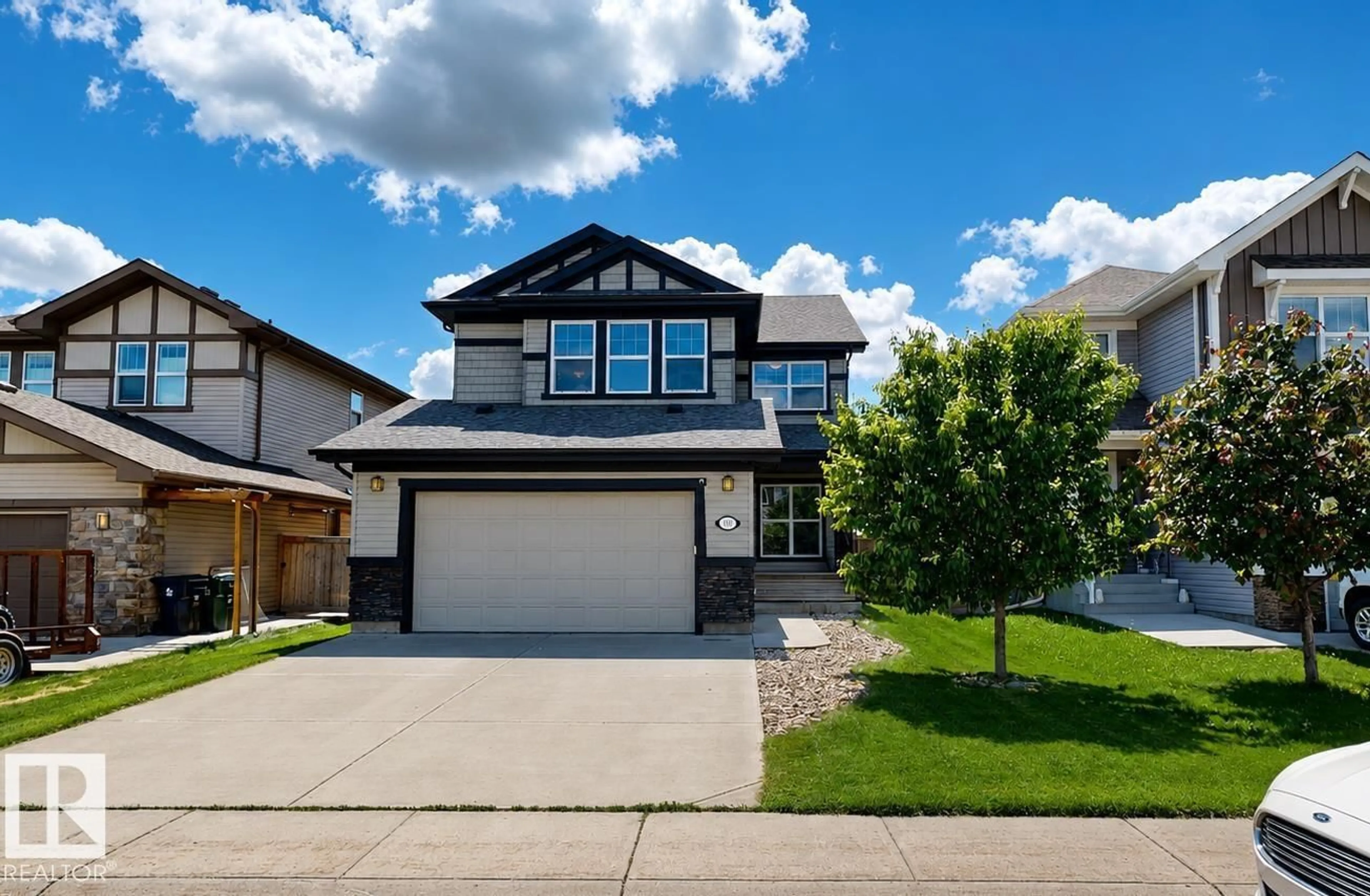 Home with vinyl exterior material, street for 110 MEADOWLAND WY, Spruce Grove Alberta T7X0S4