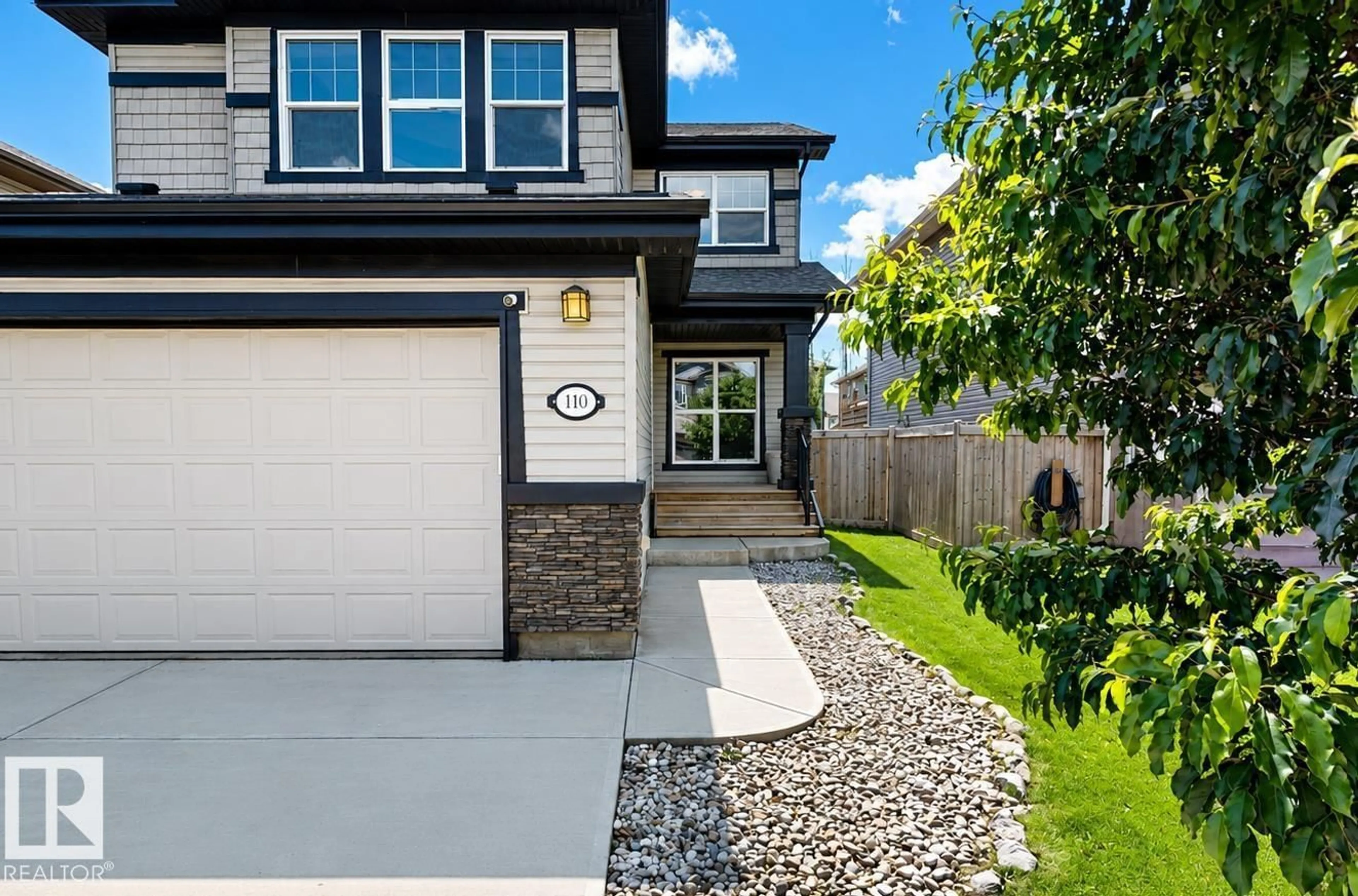 Home with vinyl exterior material, street for 110 MEADOWLAND WY, Spruce Grove Alberta T7X0S4