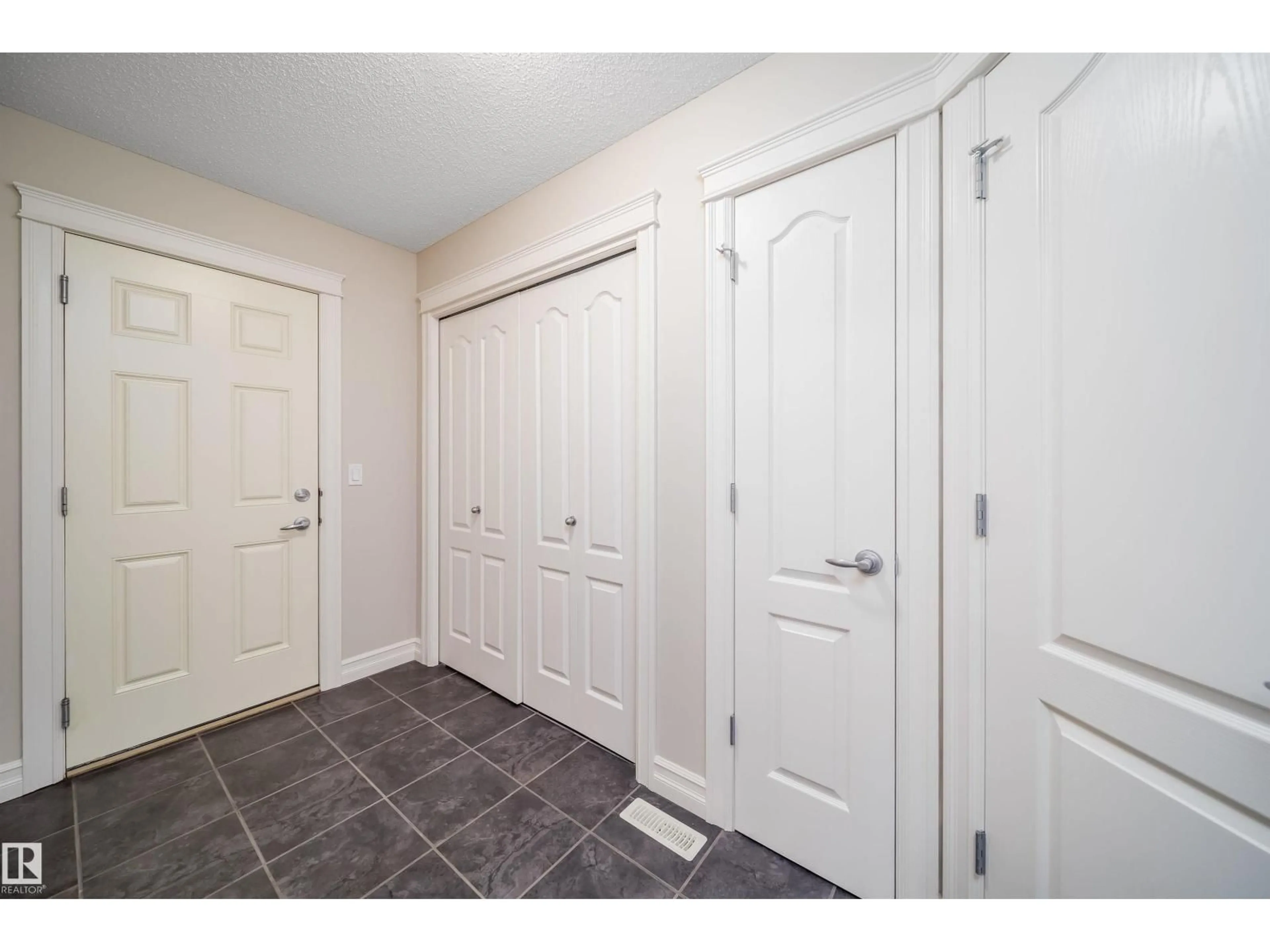 Indoor entryway for SW - 11312 13 AVE, Edmonton Alberta T6W0G9