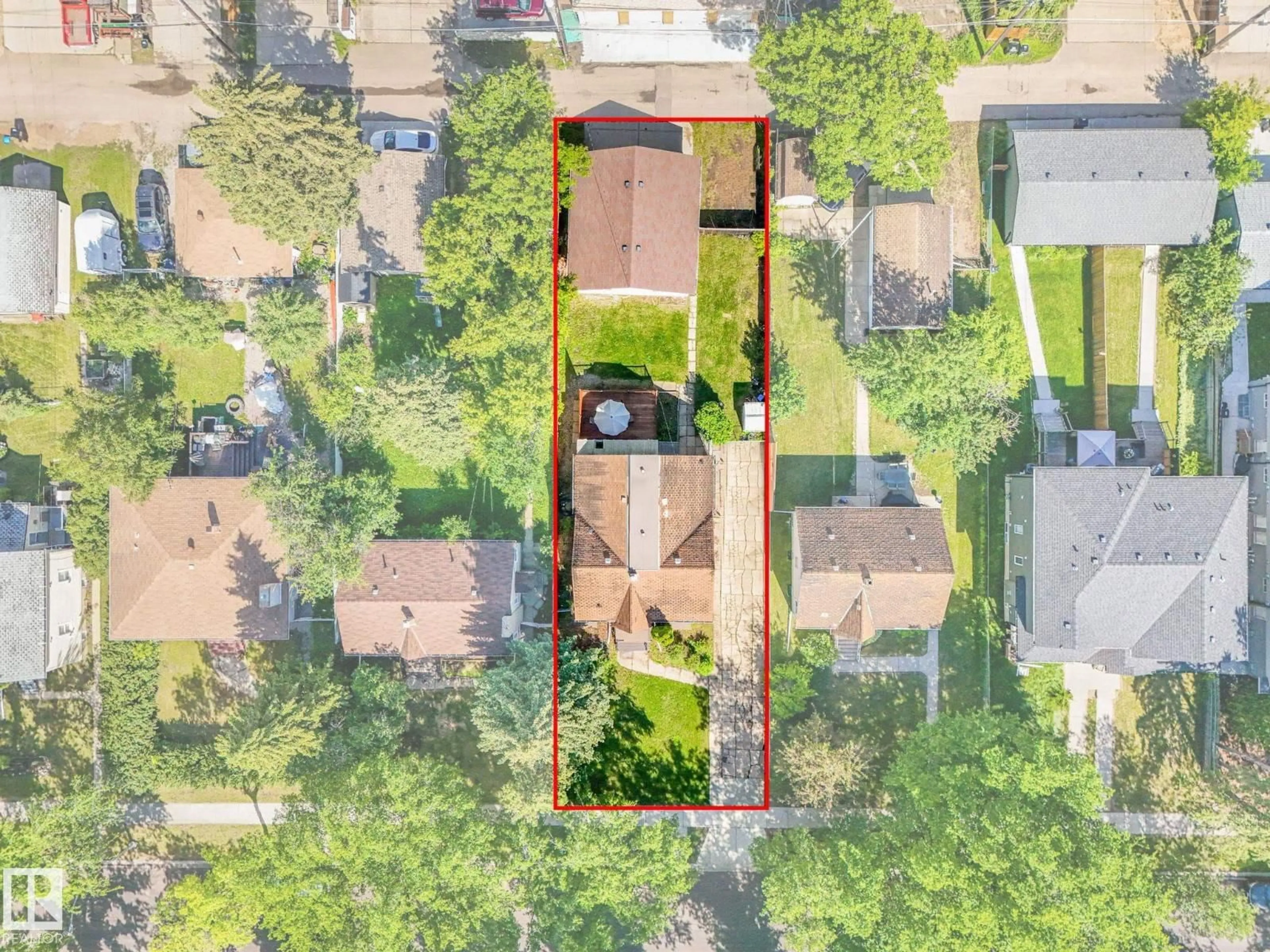 A pic from outside/outdoor area/front of a property/back of a property/a pic from drone, street for 12215 103 ST, Edmonton Alberta T5G2K2