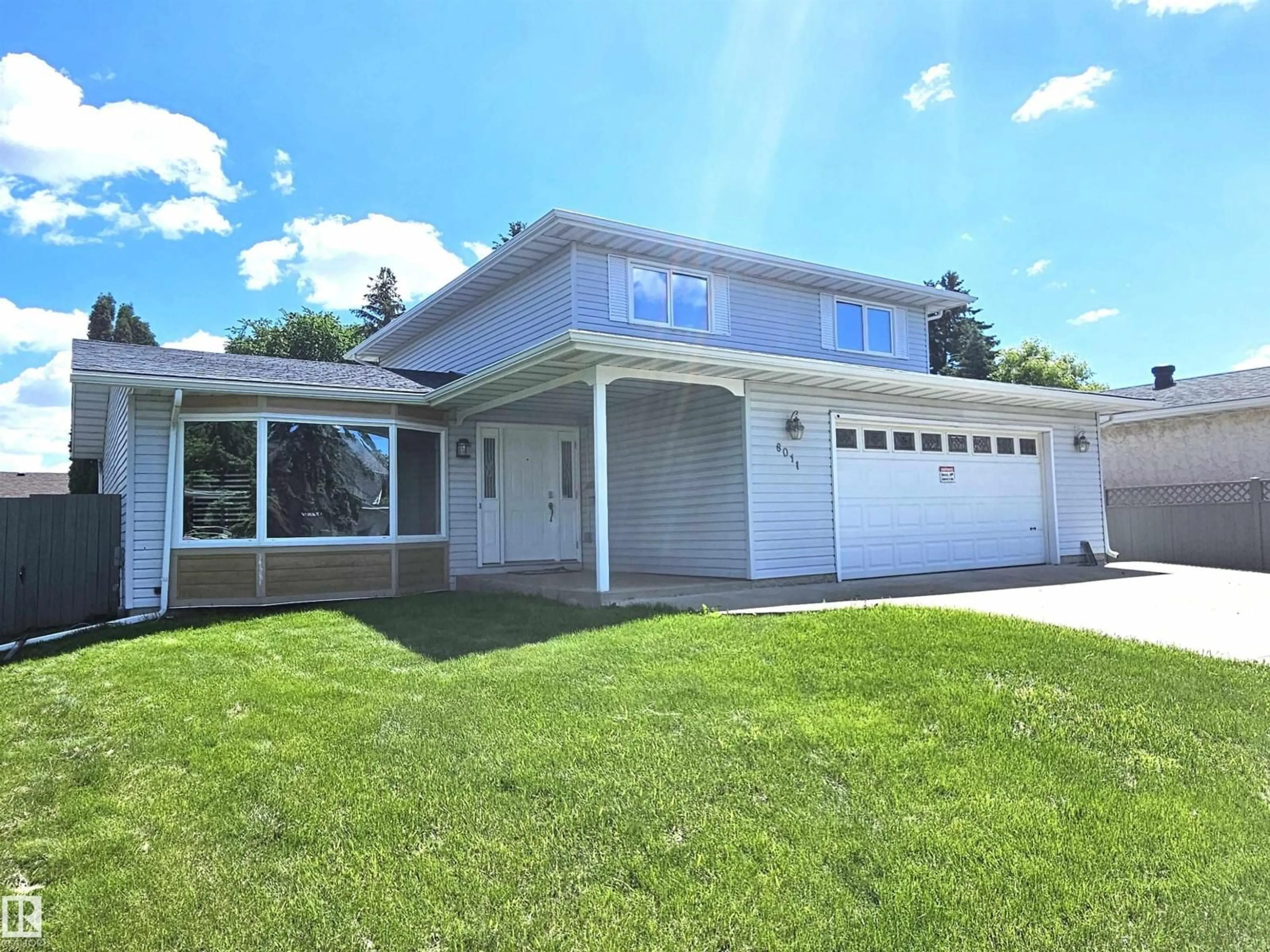 Home with vinyl exterior material, unknown for 8011 182A ST NW, Edmonton Alberta T5T0V2