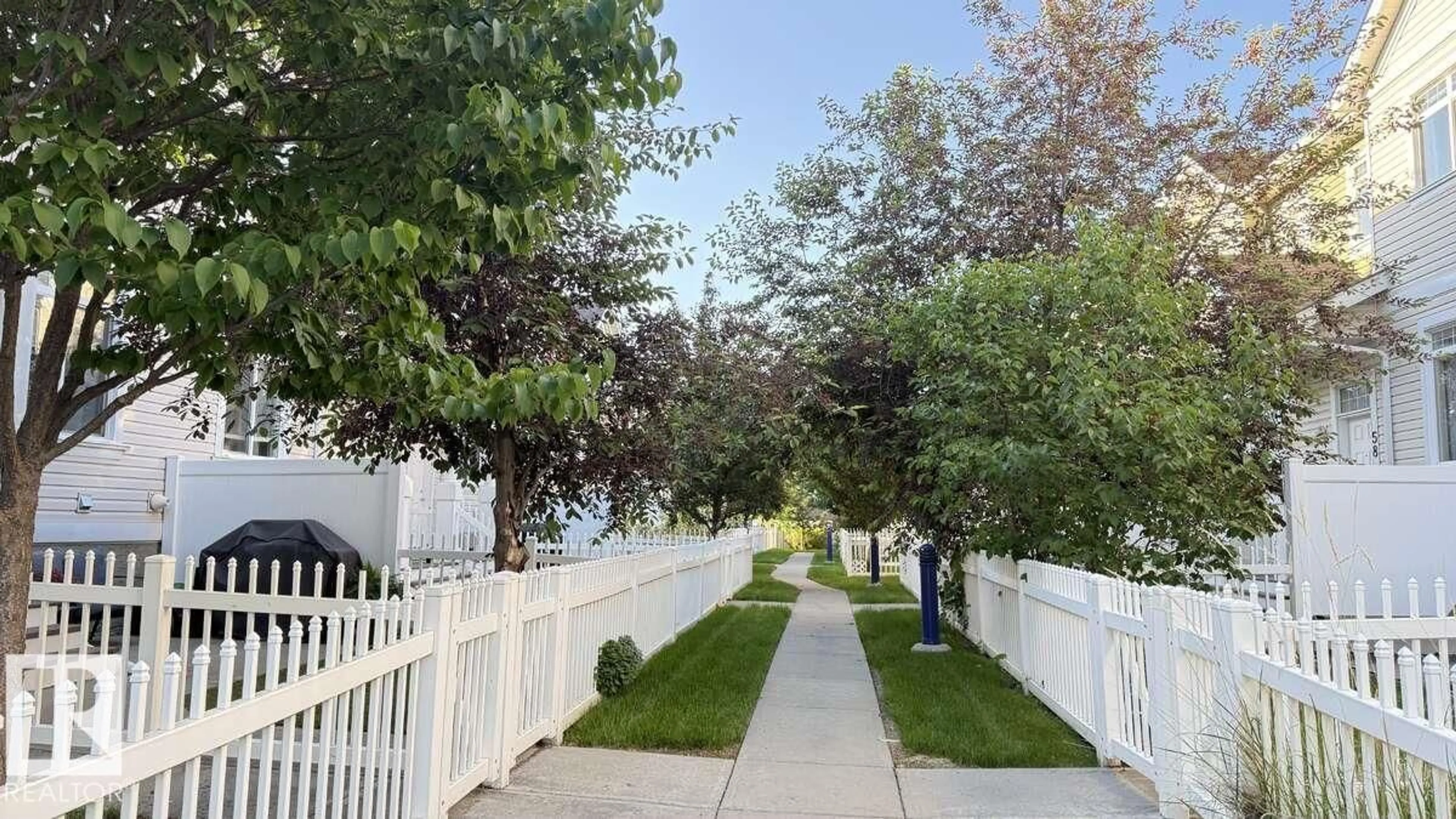 Patio, street for 73 - 1804 70 ST, Edmonton Alberta T6X0H4