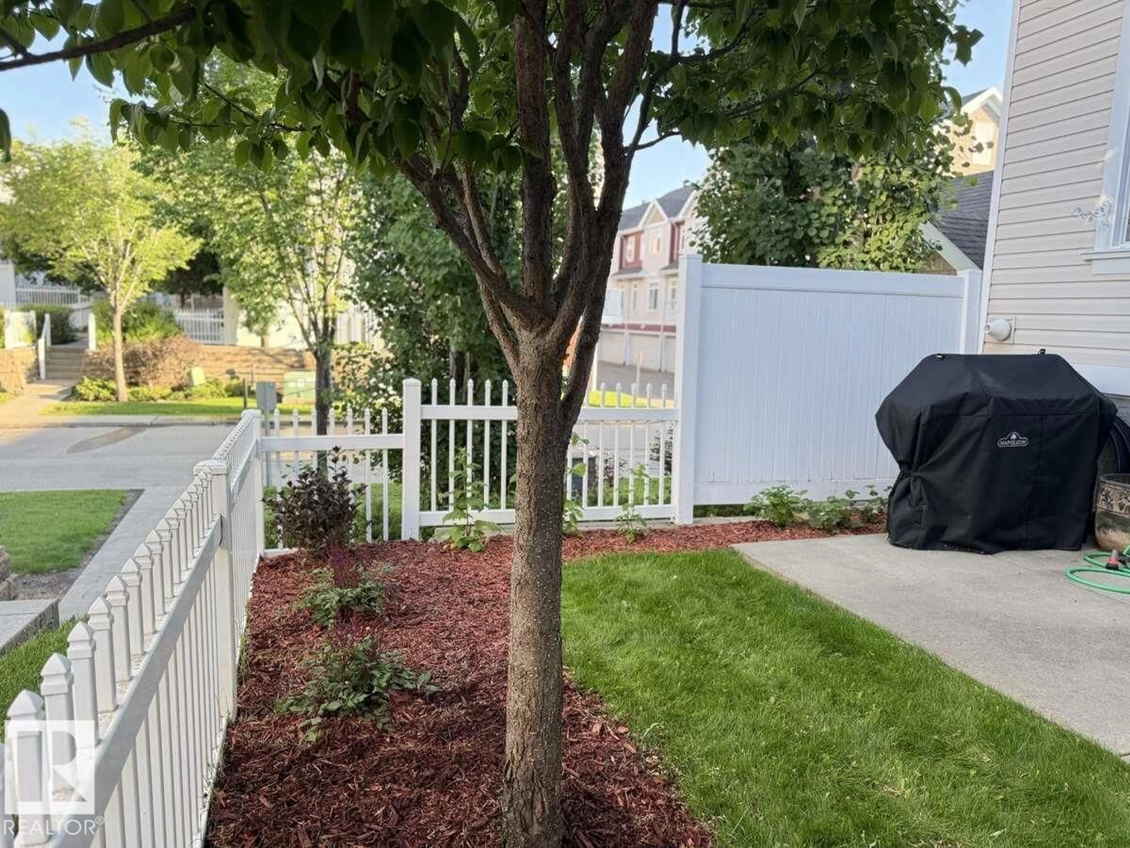 A pic from outside/outdoor area/front of a property/back of a property/a pic from drone, street for 73 - 1804 70 ST, Edmonton Alberta T6X0H4