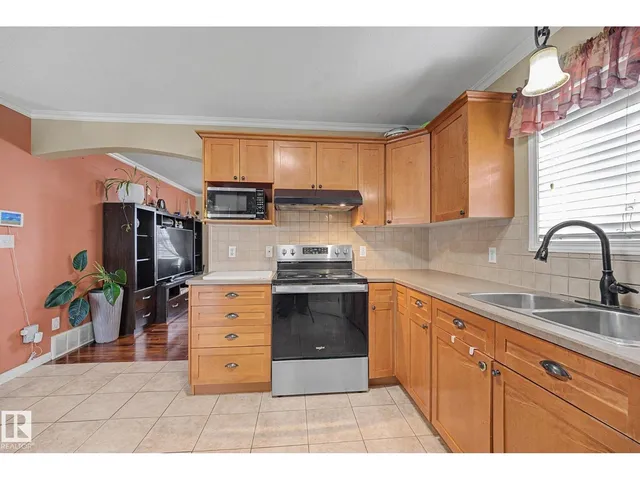 NW - 15619 45 ST, Edmonton 5