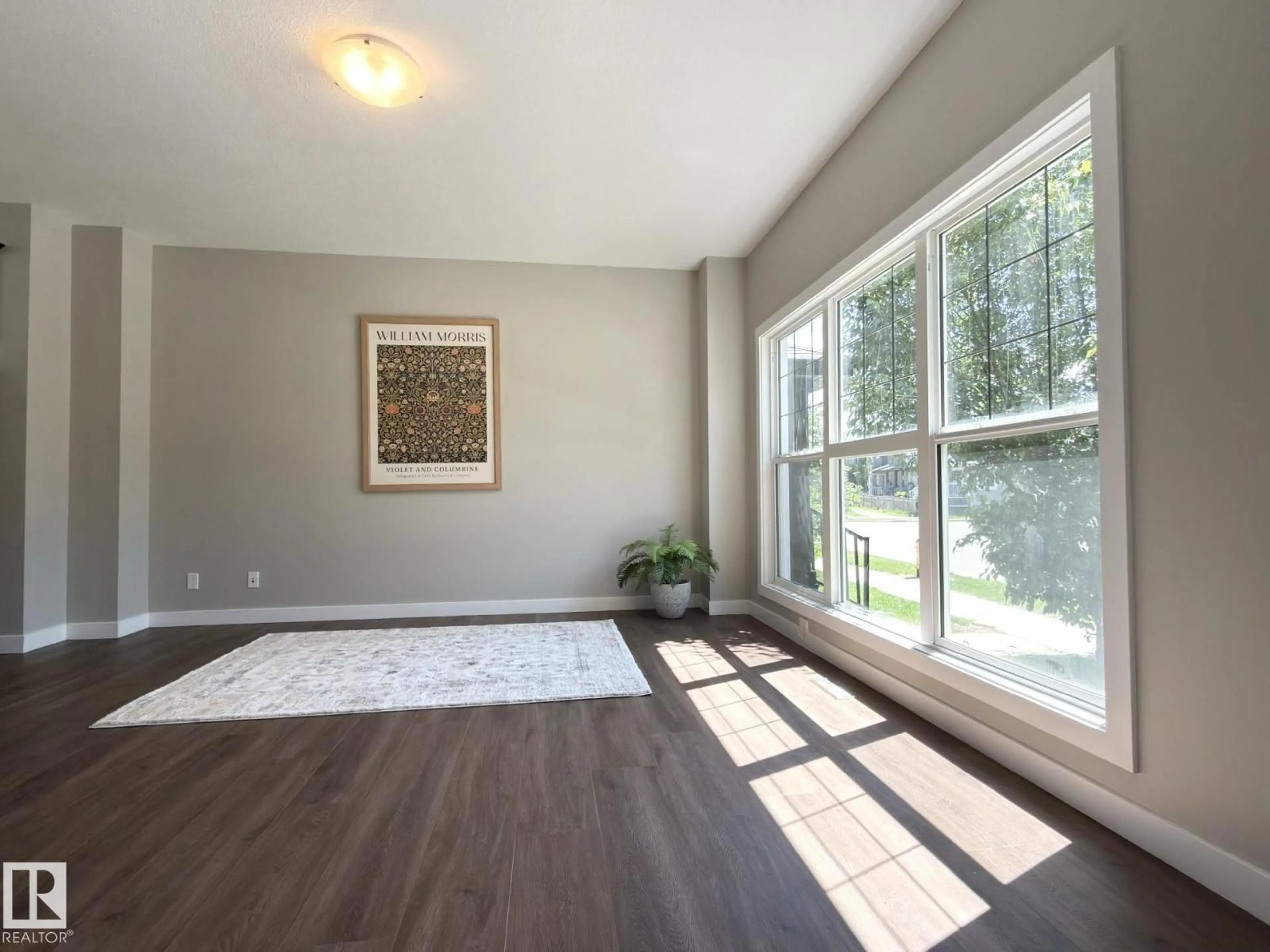 A pic of a room for 3110 PAISLEY RD, Edmonton Alberta T6W1A3