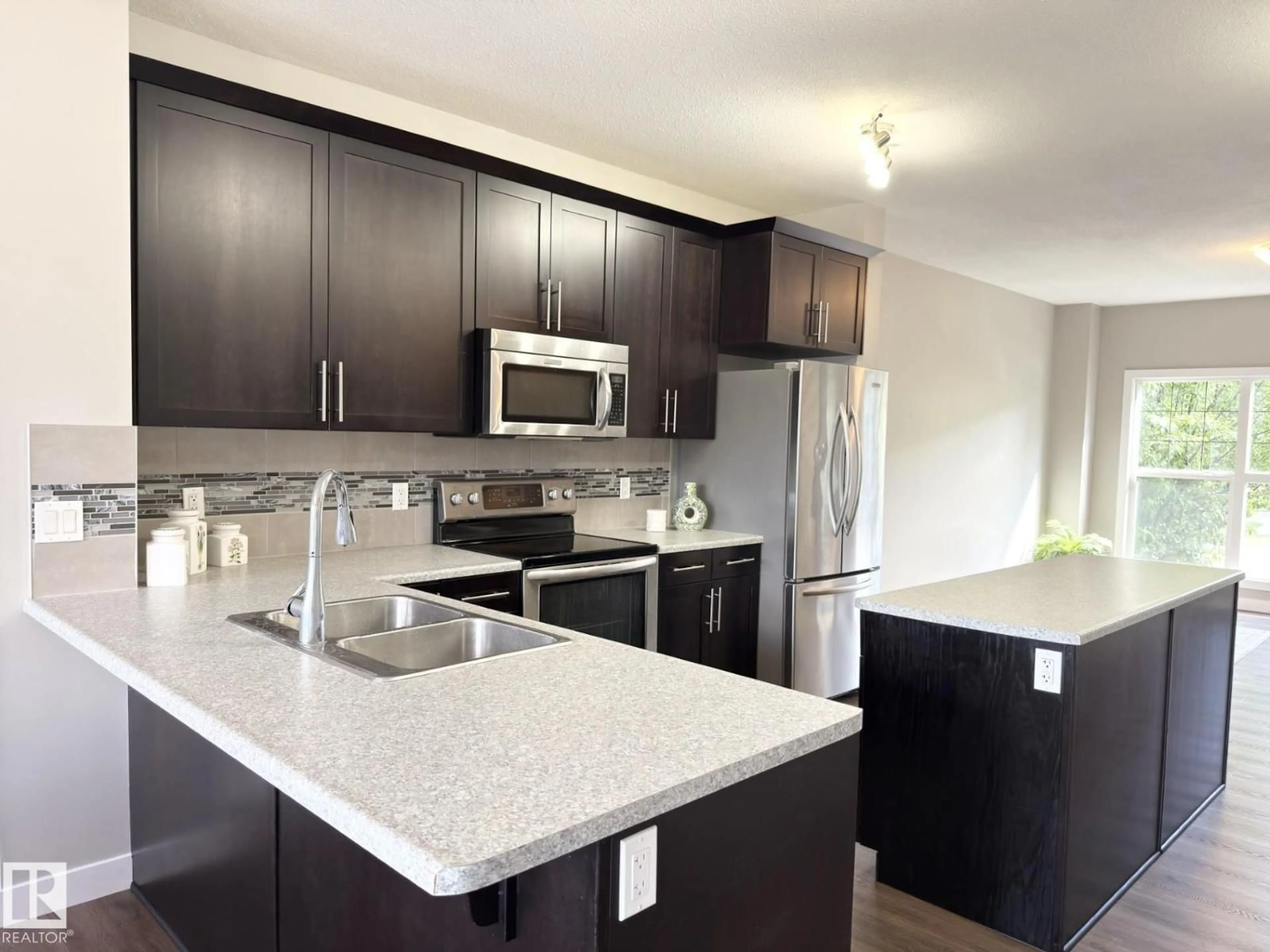Open concept kitchen, unknown for 3110 PAISLEY RD, Edmonton Alberta T6W1A3