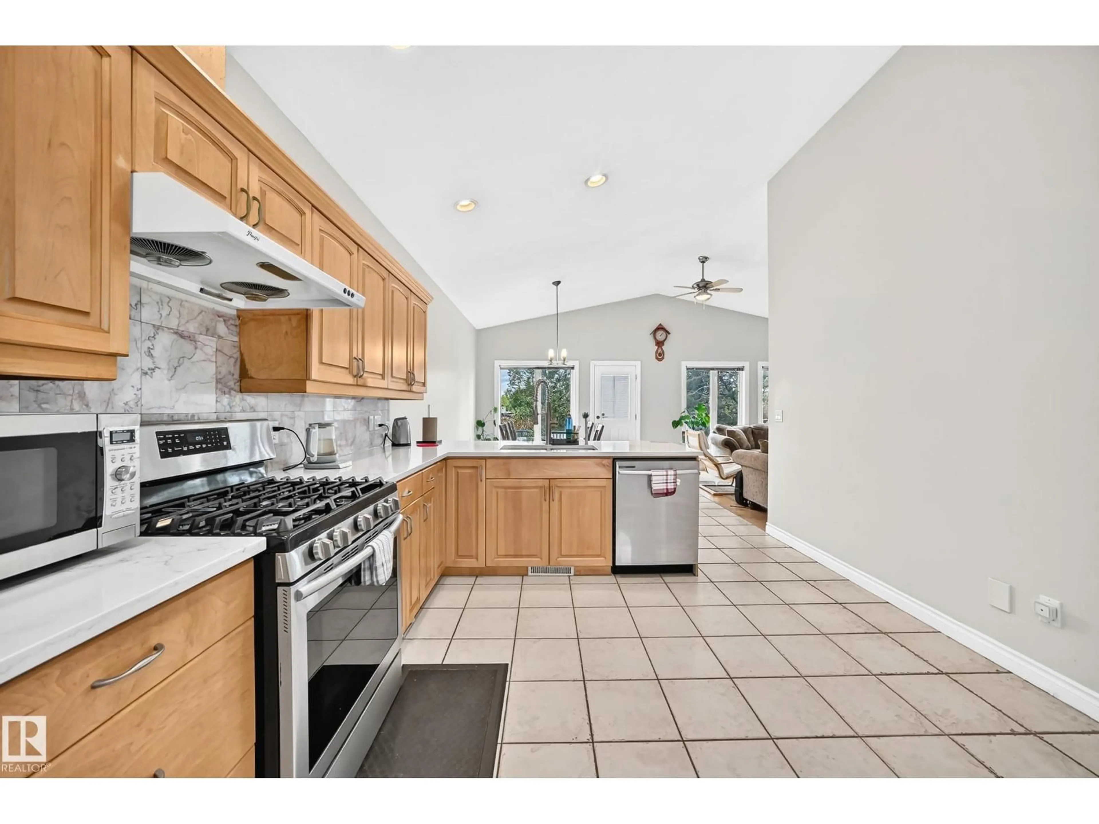 Open concept kitchen, ceramic/tile floor for NW - 8517 156 AV, Edmonton Alberta T5Z3B4