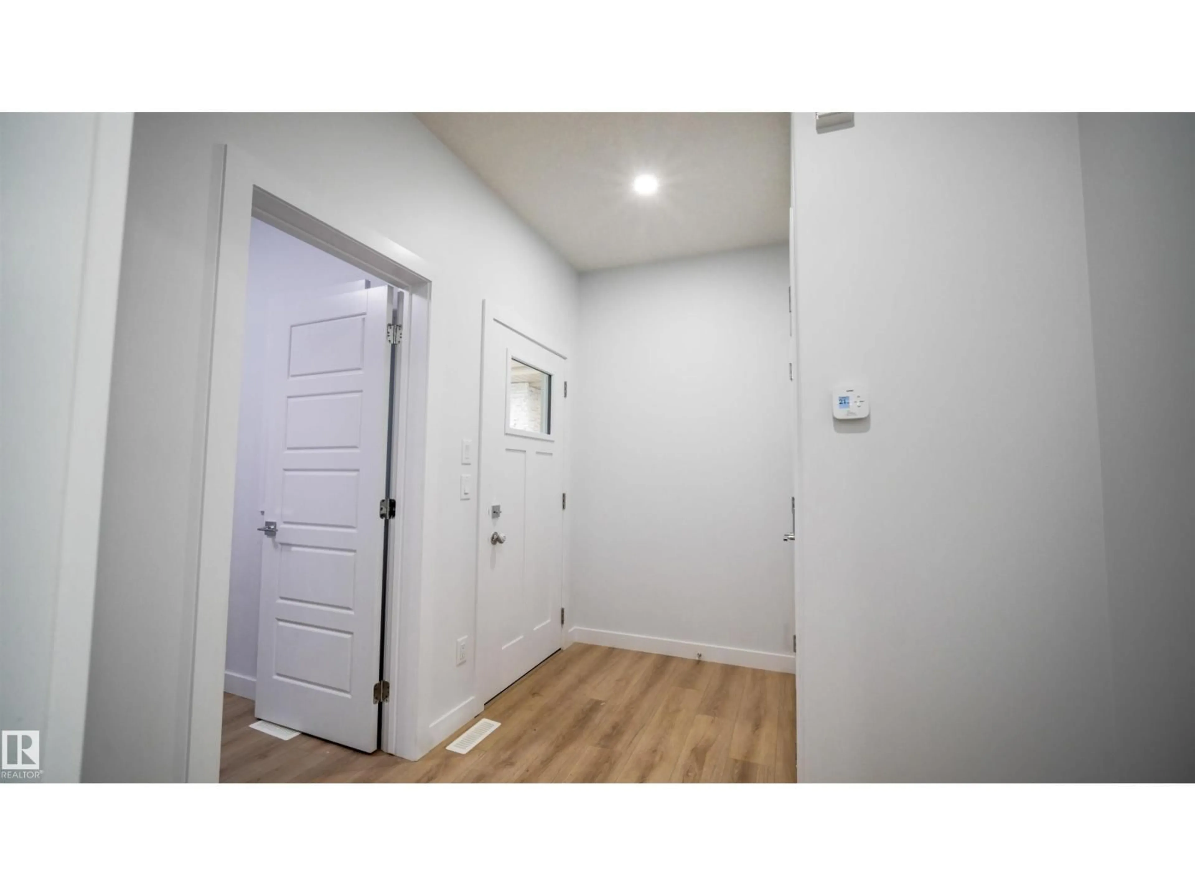 Indoor entryway for 3708 40 AVE, Beaumont Alberta T4X3C3