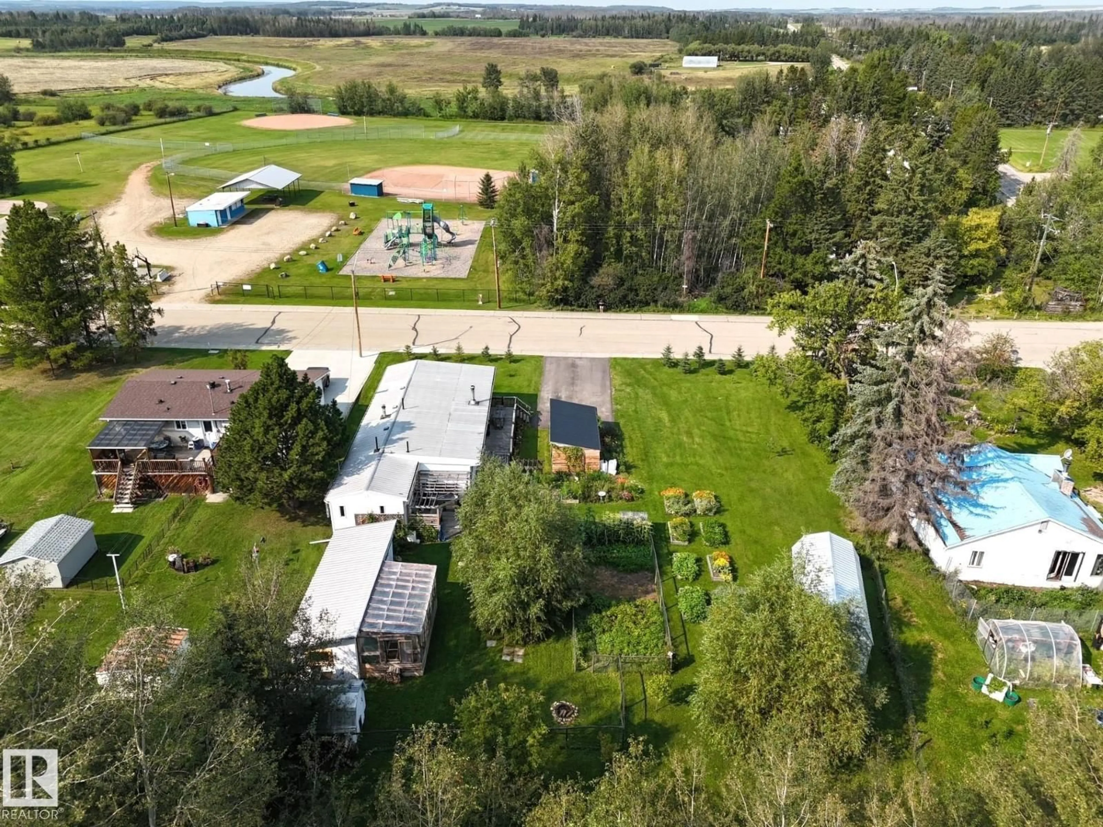 A pic from outside/outdoor area/front of a property/back of a property/a pic from drone, street for 4707 54 AV, Wildwood Alberta T0E2M0