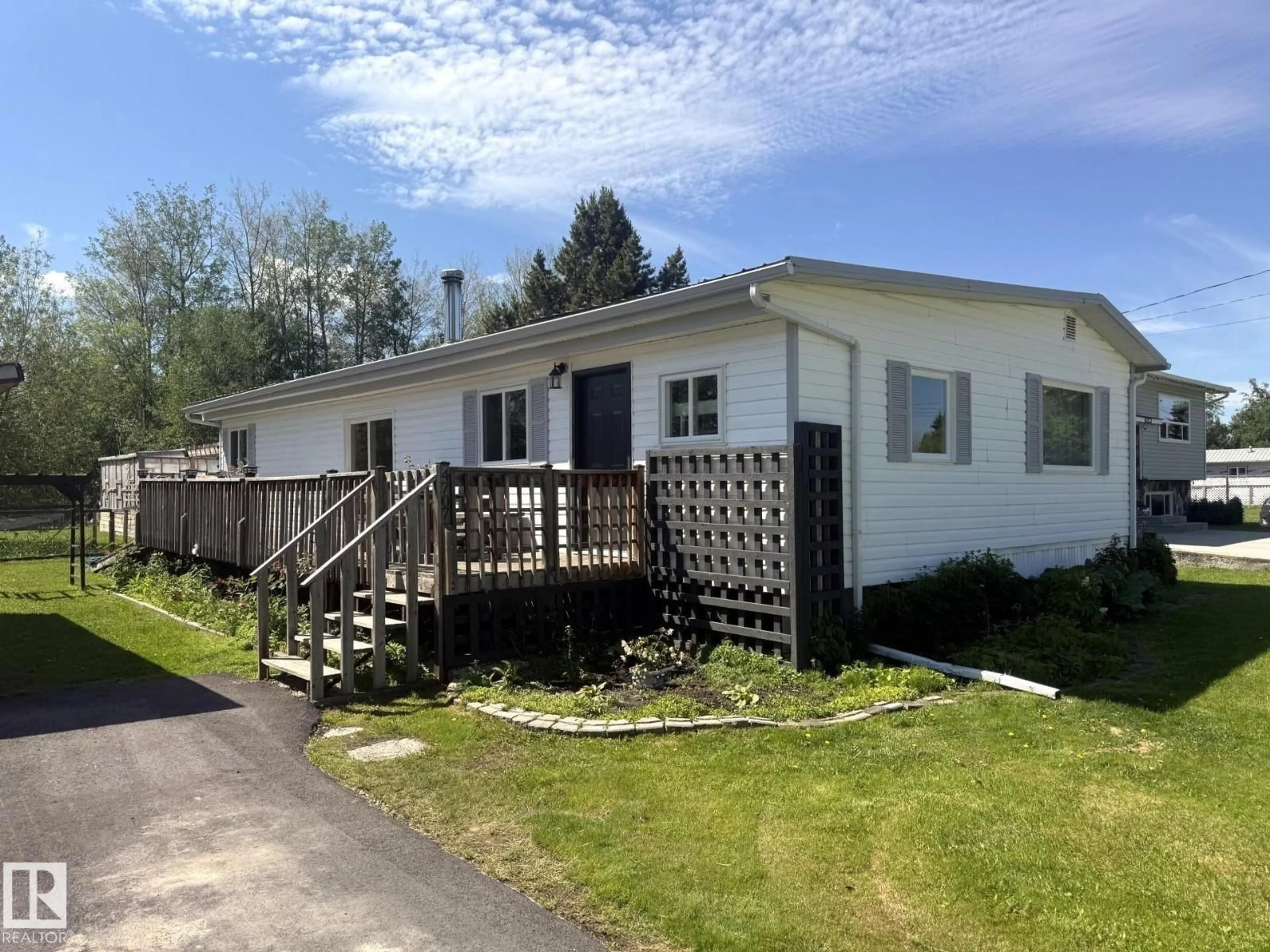 Home with vinyl exterior material, unknown for 4707 54 AV, Wildwood Alberta T0E2M0