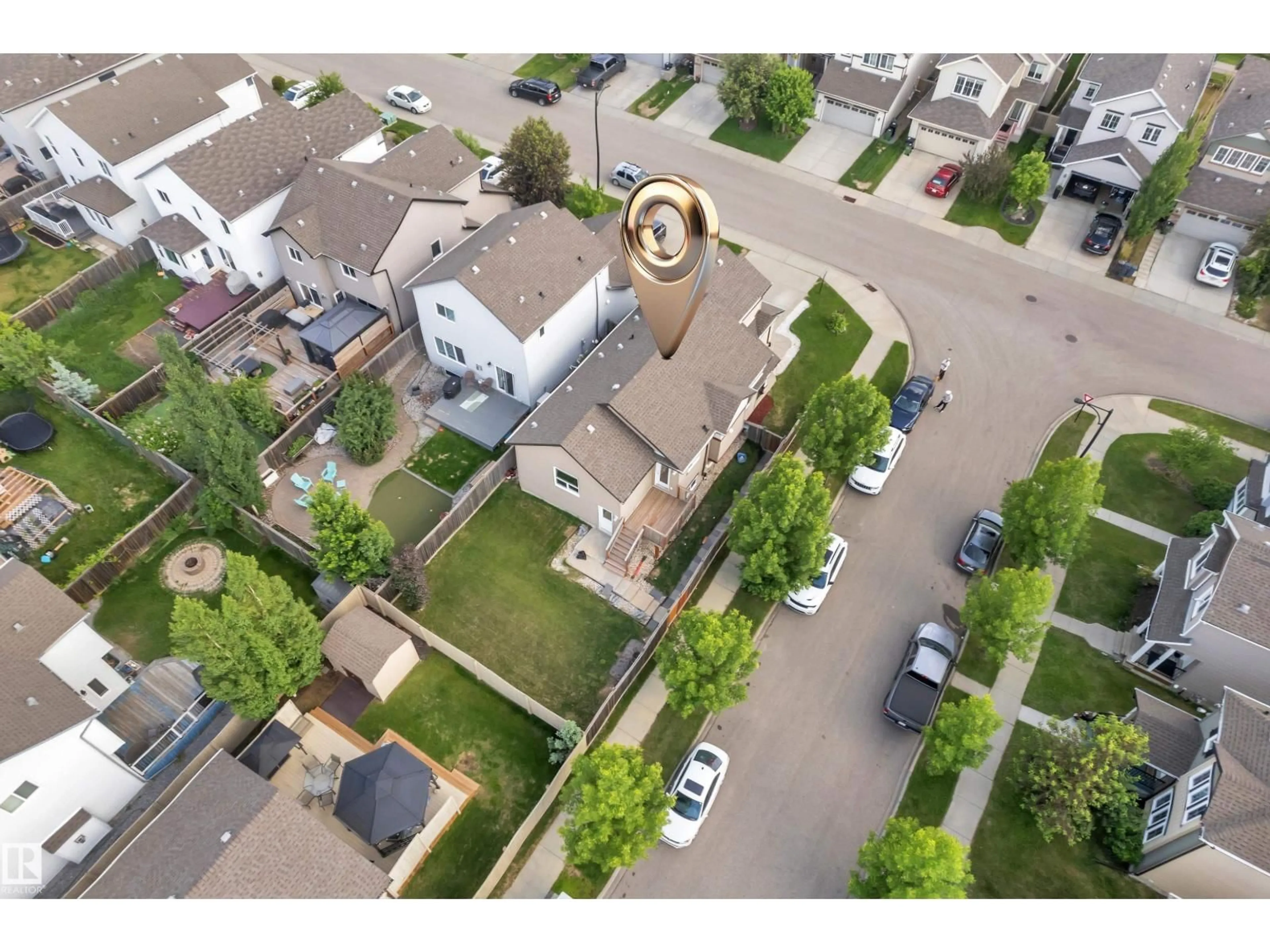 A pic from outside/outdoor area/front of a property/back of a property/a pic from drone, street for 6140 18 AV, Edmonton Alberta T6X0W2