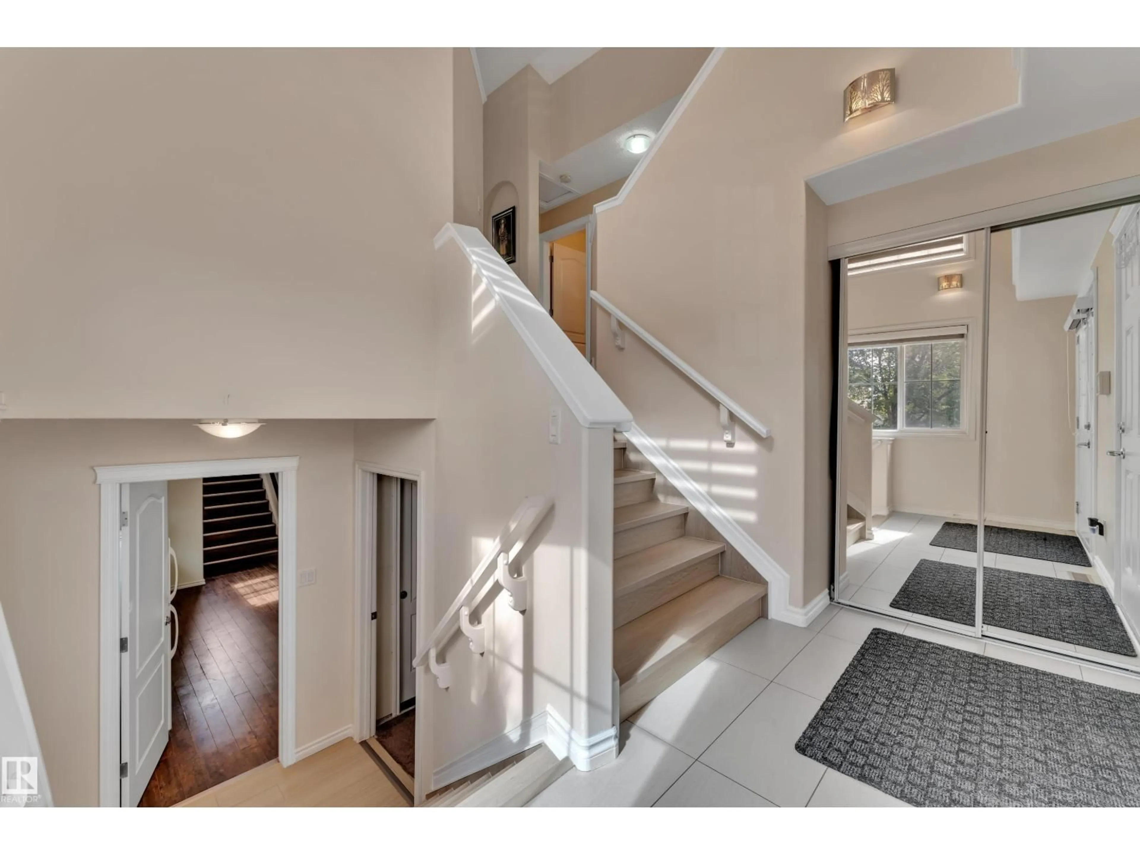 Unknown for 6140 18 AV, Edmonton Alberta T6X0W2
