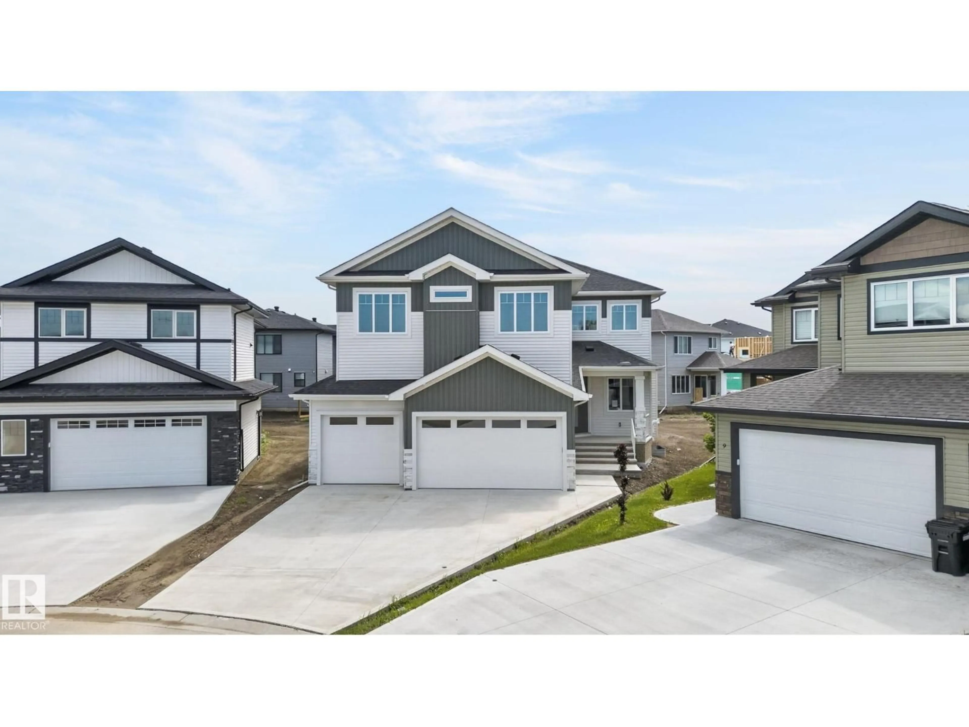 Home with vinyl exterior material, street for 11 HILLWOOD TC, Spruce Grove Alberta T7X0X4