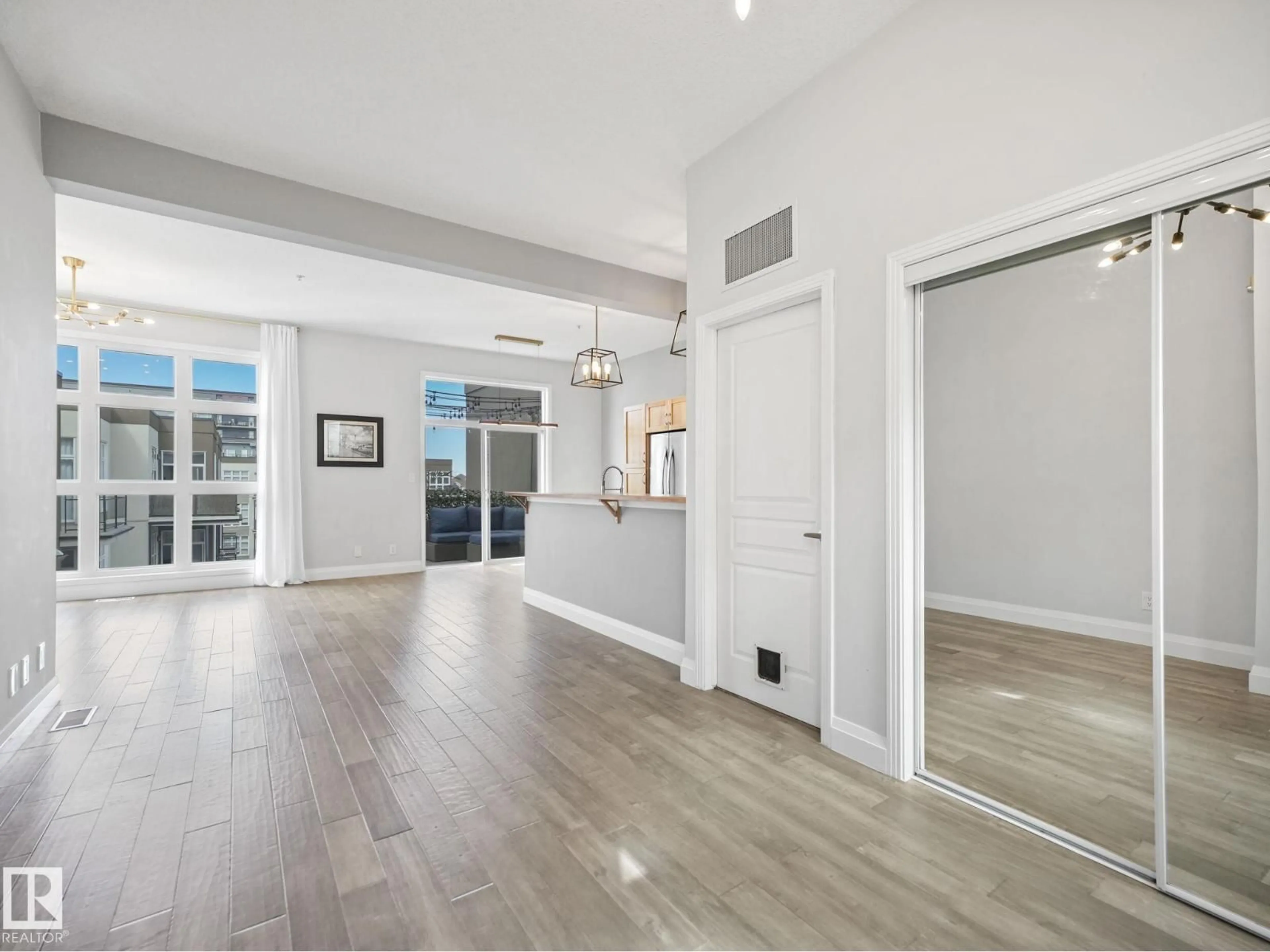 Indoor entryway for 456 - 10403 122 ST, Edmonton Alberta T5N4C1