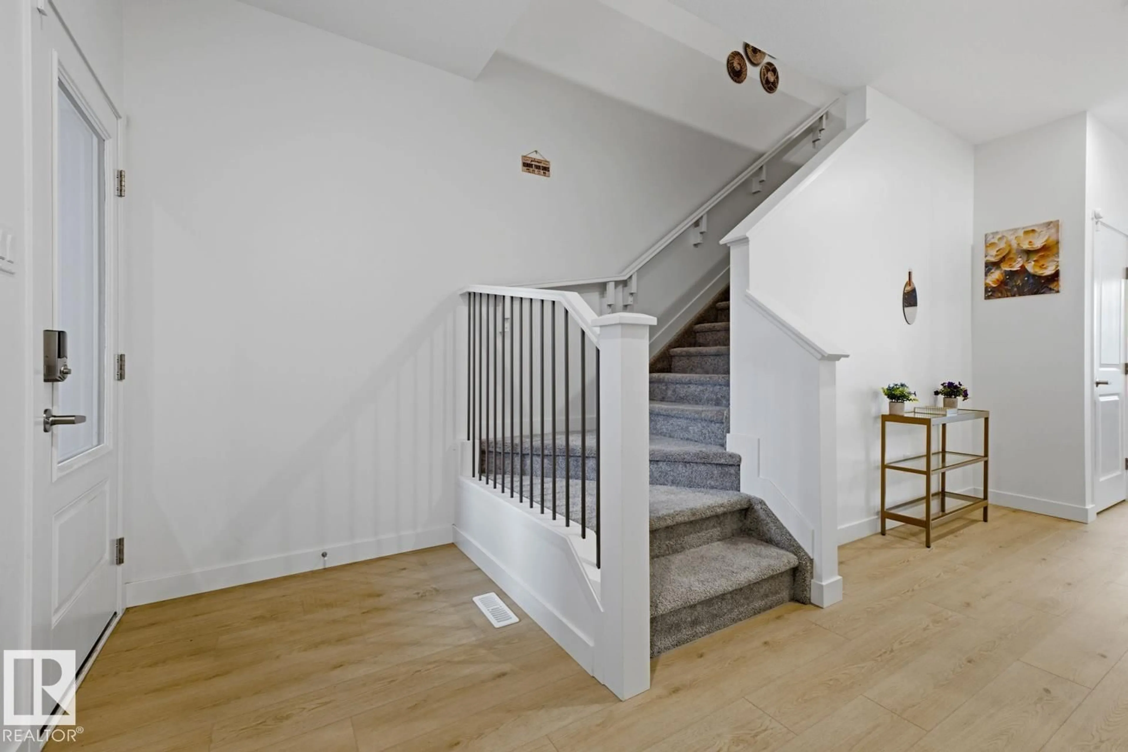 Stairs for 22924 82 AVE AVE, Edmonton Alberta T5T4N5