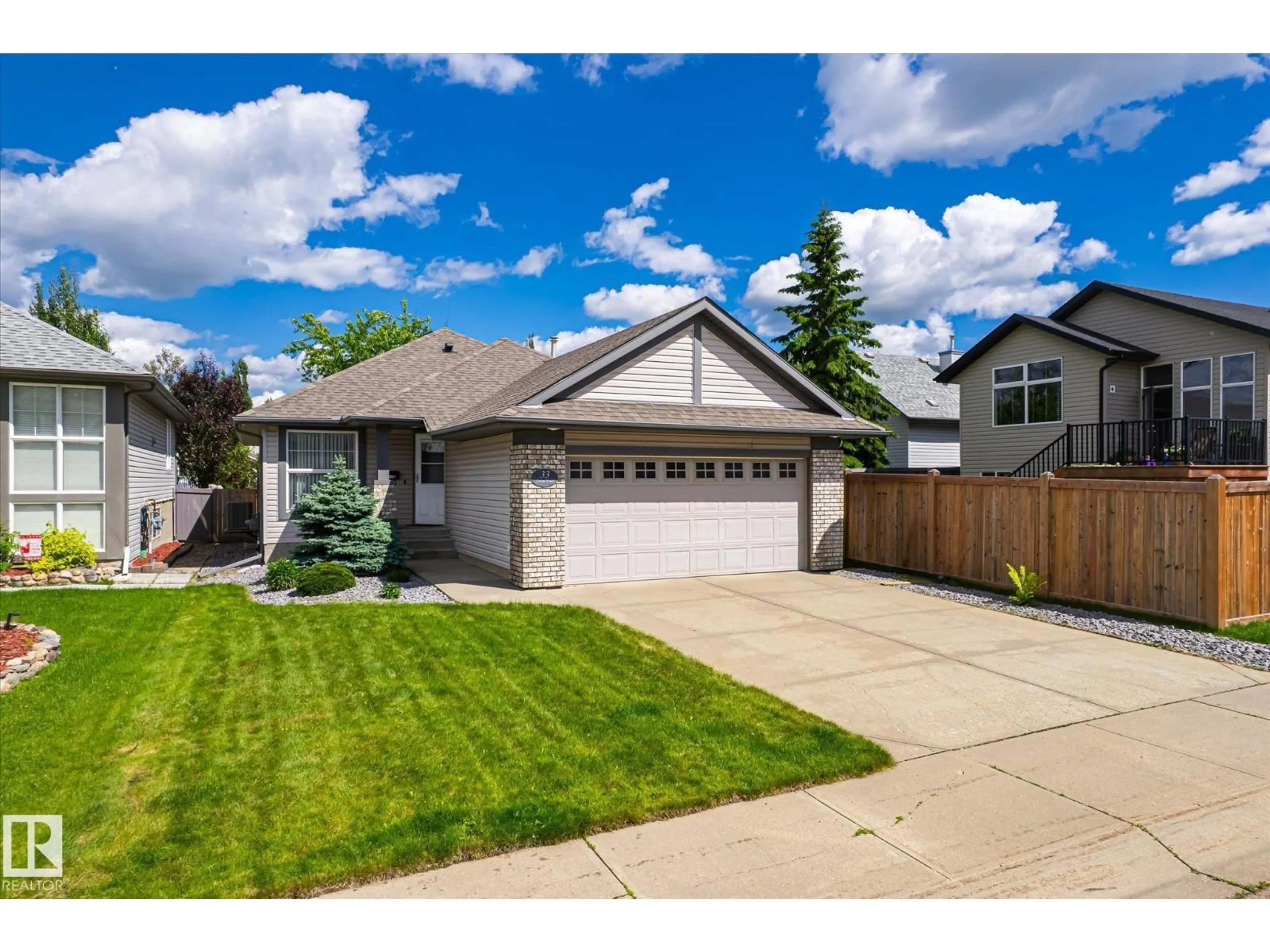 Home with vinyl exterior material, street for 33 CAVAN RD, Sherwood Park Alberta T8H2K7