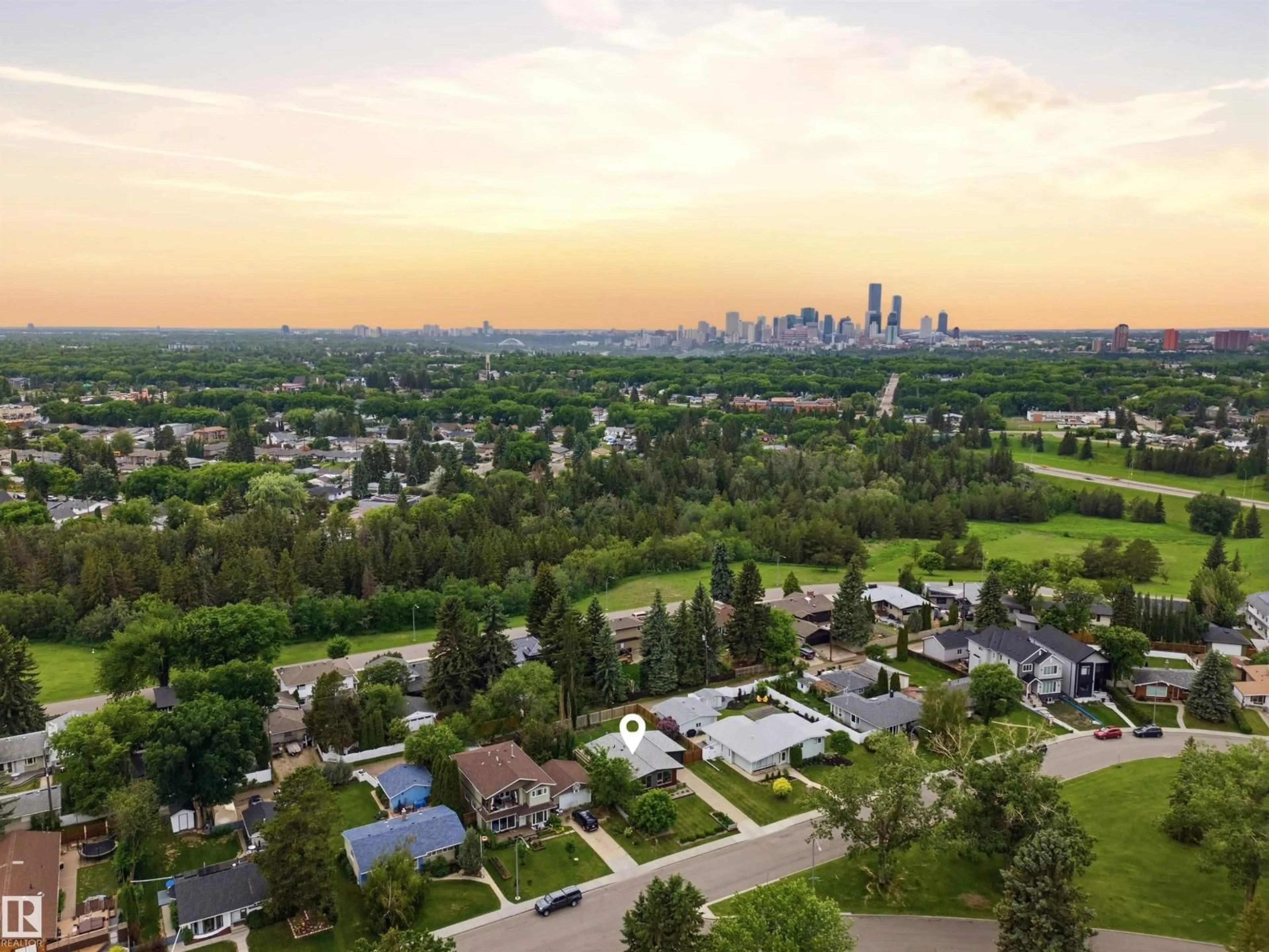A pic from outside/outdoor area/front of a property/back of a property/a pic from drone, city buildings view from balcony for 6905 102A AV, Edmonton Alberta T6A0S1