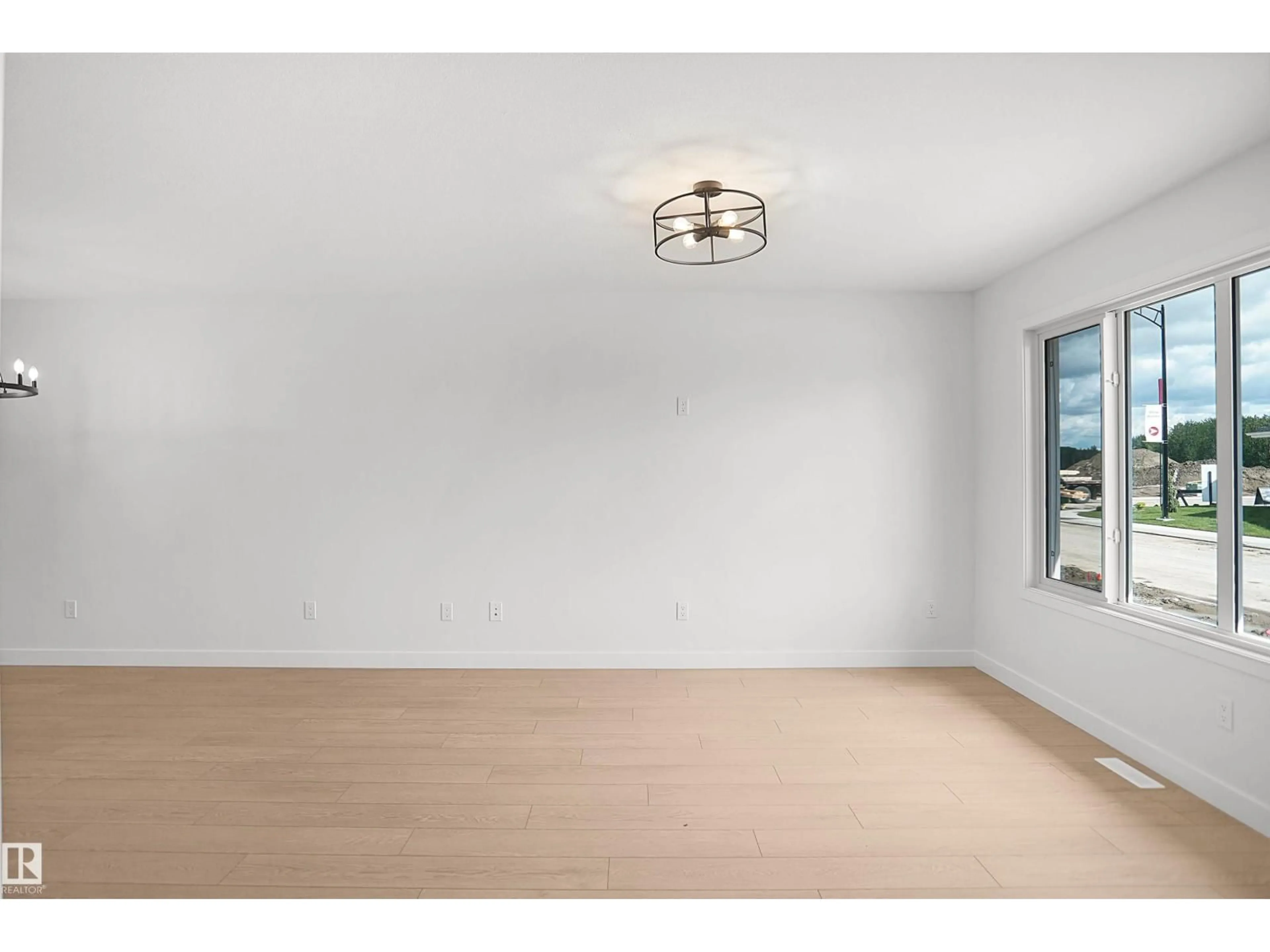 A pic of a room for 22529 83A AV, Edmonton Alberta T5T4N5