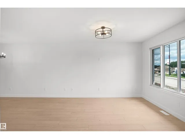 22529 83A AV, Edmonton 3