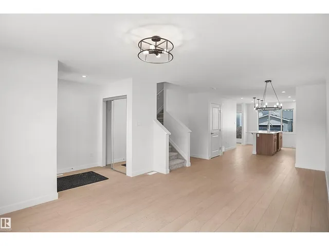 22529 83A AV, Edmonton 5