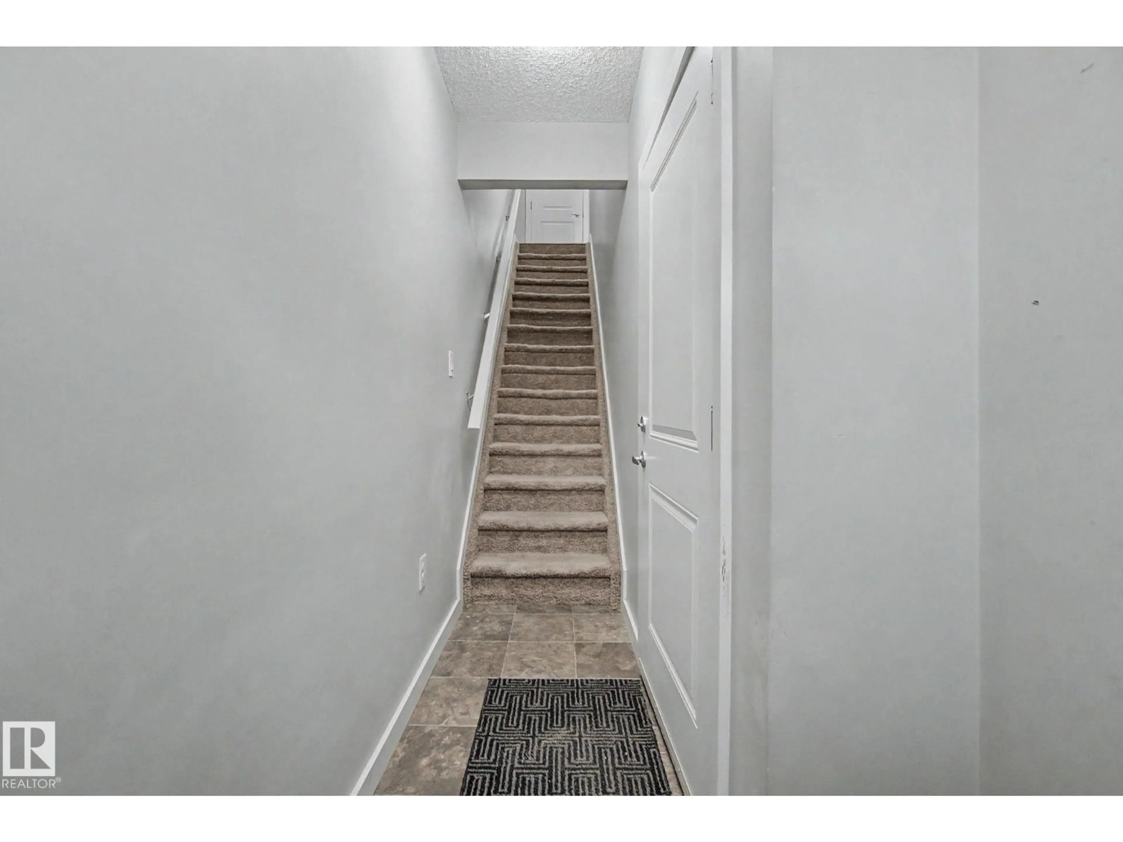 Stairs for 2803 JAMES MOWATT TR, Edmonton Alberta T6W2P5