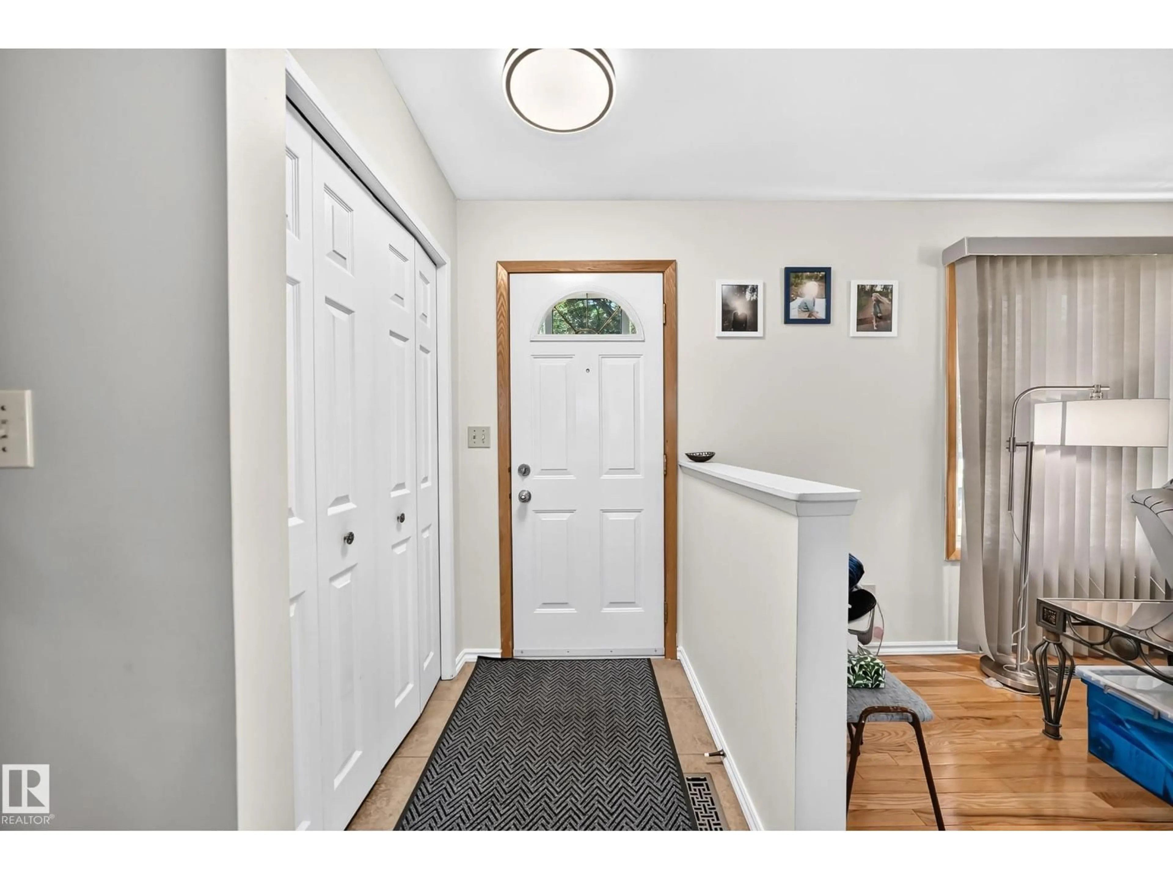 Indoor entryway for NW - 11708 138 AV, Edmonton Alberta T5X3P4