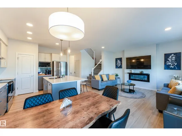 8426 228A ST, Edmonton 5
