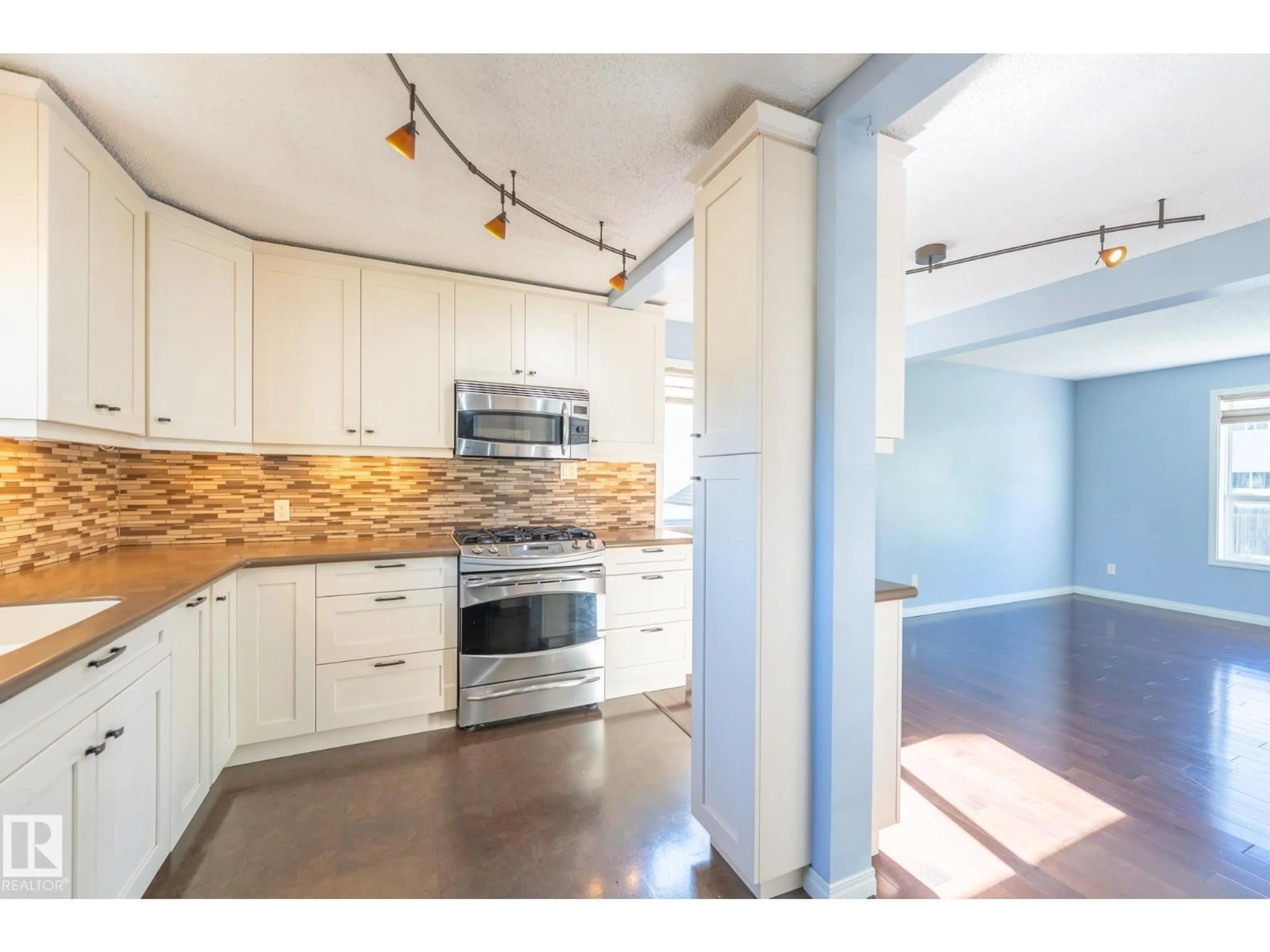 Open concept kitchen, ceramic/tile floor for 18289 74 AV, Edmonton Alberta T5T2G6