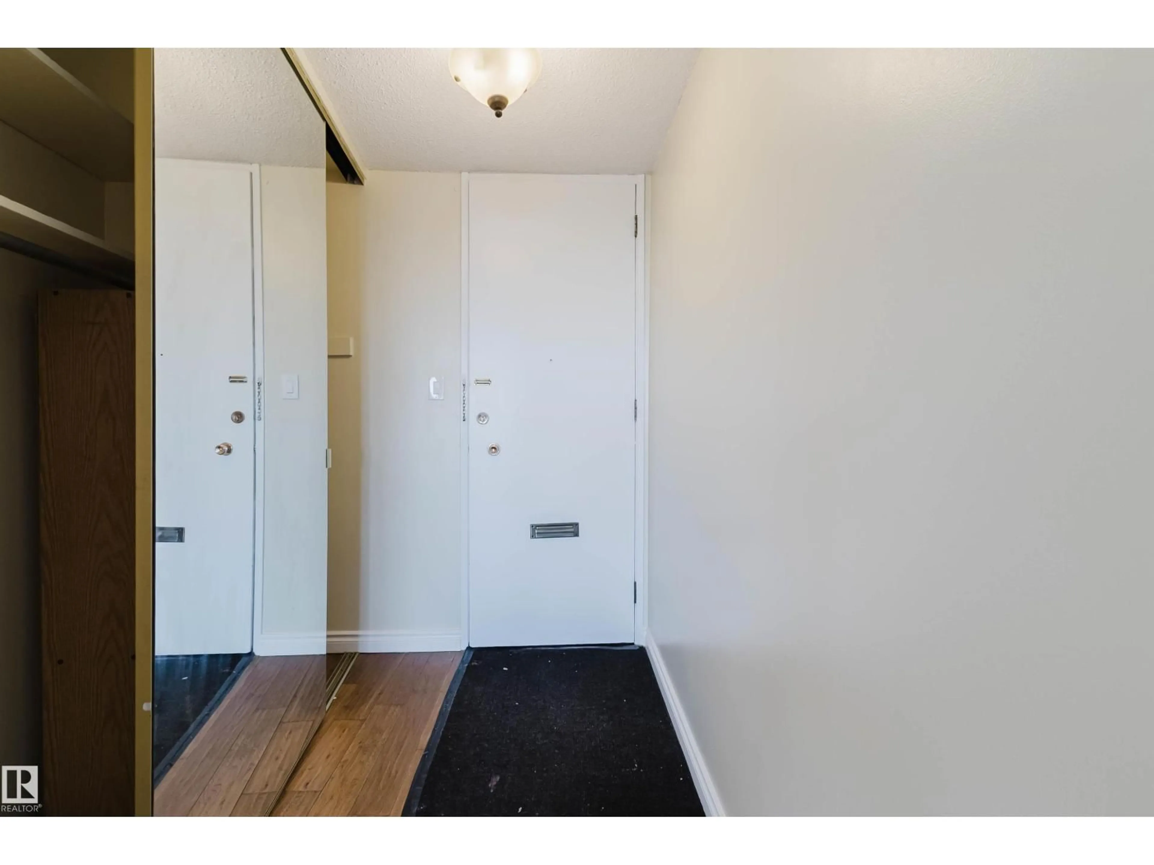 Indoor entryway for #904 - 10883 SASKATCHEWAN DR, Edmonton Alberta T6E4S6