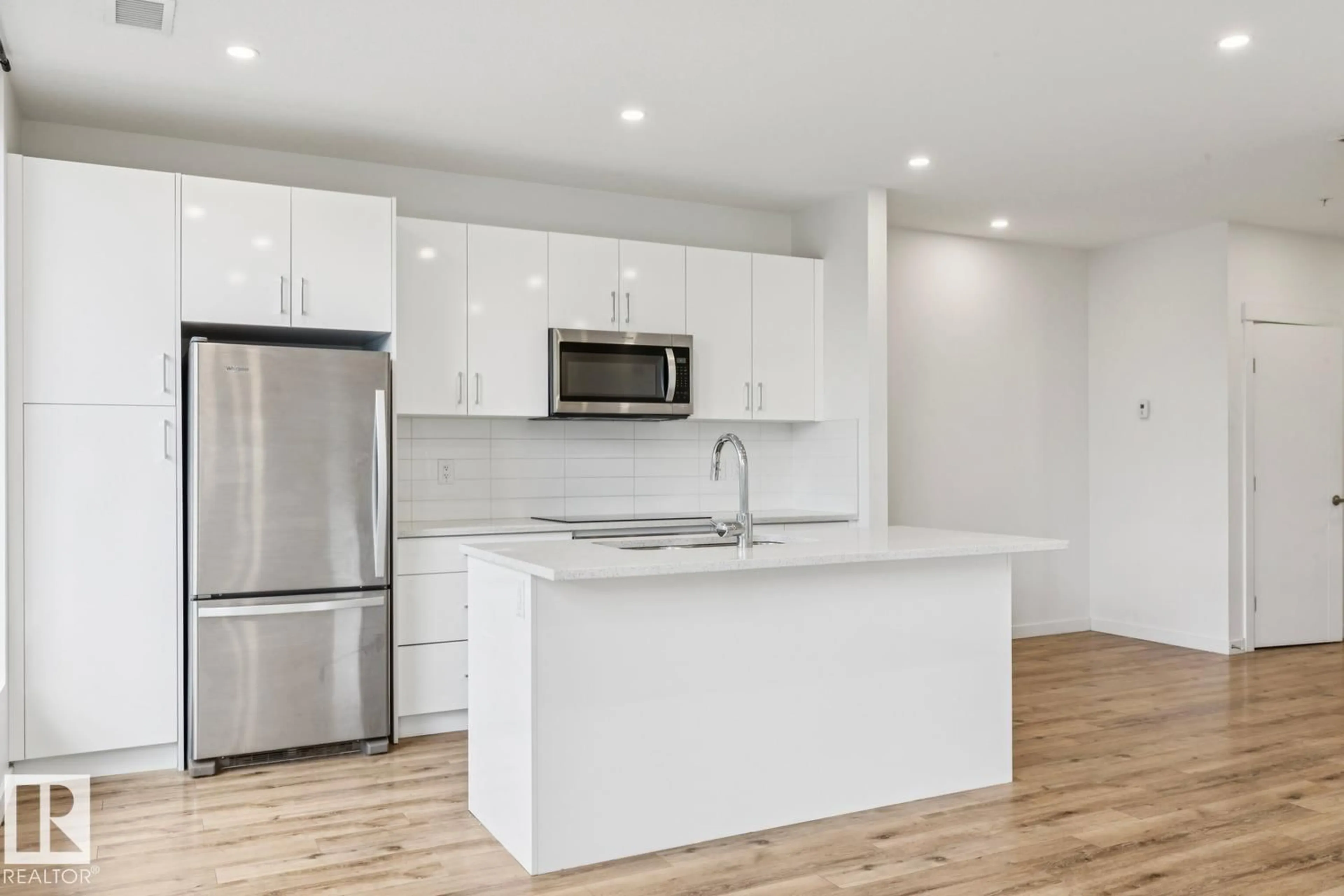 Open concept kitchen, unknown for 415 11503 76 AV NW, Edmonton Alberta T6G0K6