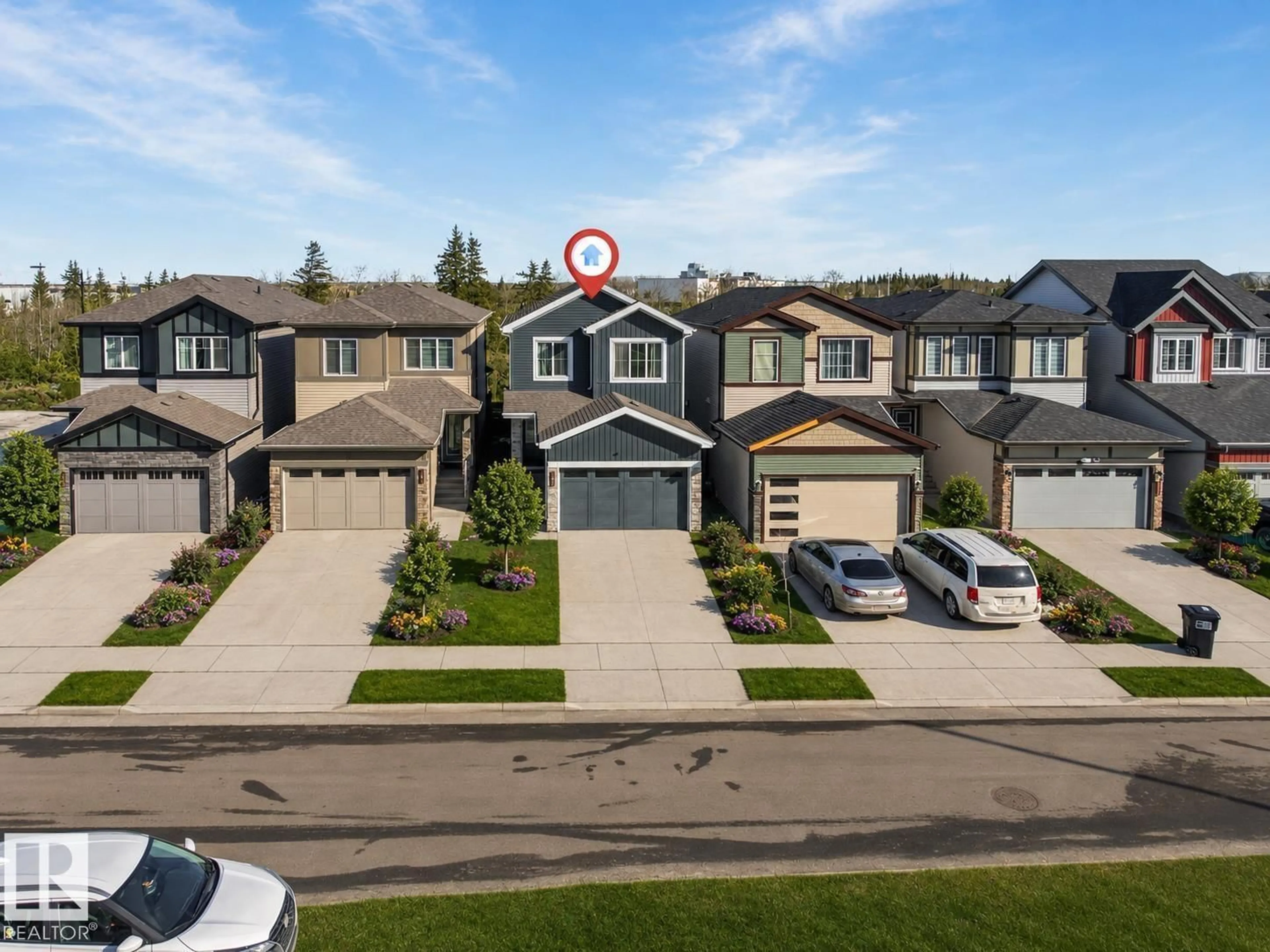 A pic from outside/outdoor area/front of a property/back of a property/a pic from drone, street for 407 CONROY CR, Edmonton Alberta T6W5A8